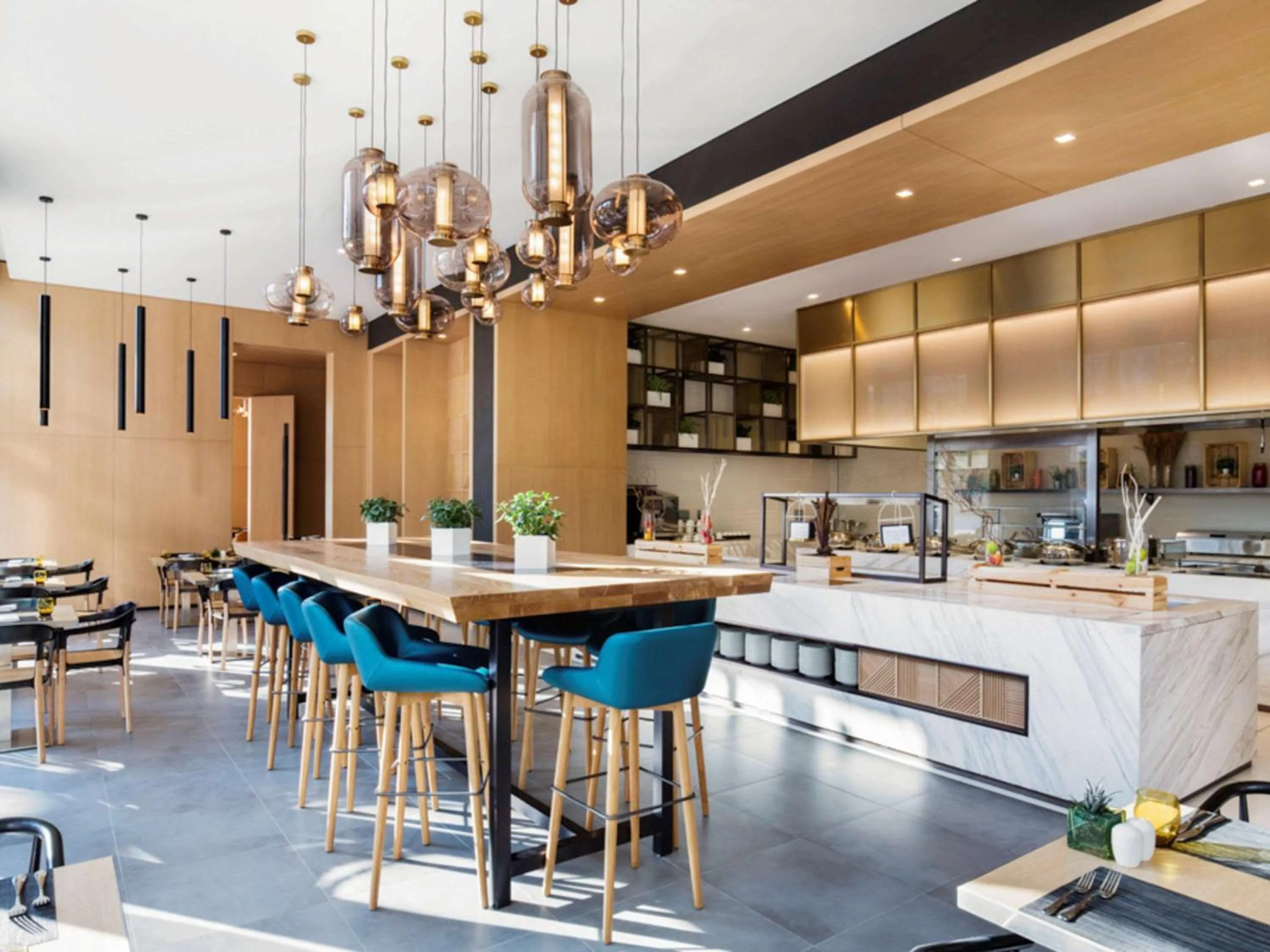 Restaurant/places to eat in Novotel Bur Dubai - Healthcare City