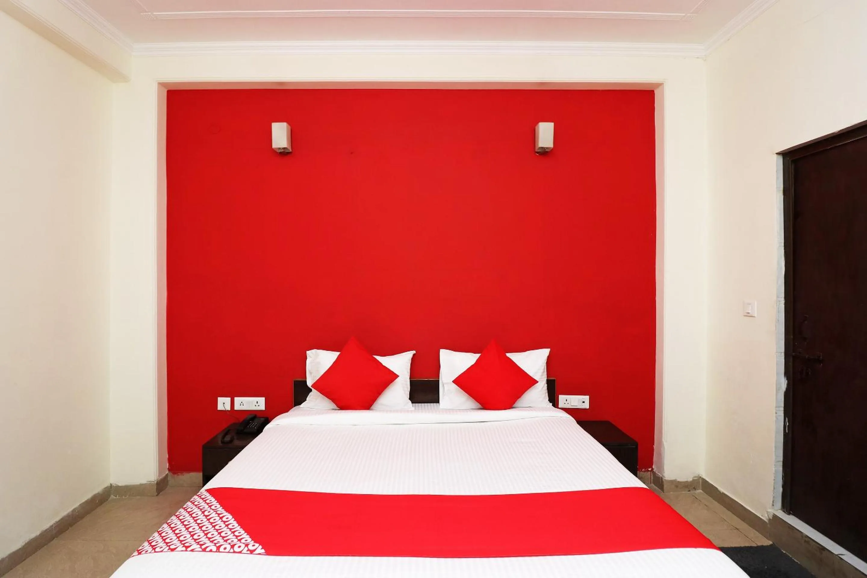 Bedroom, Bed in Hotel O Grand Casa