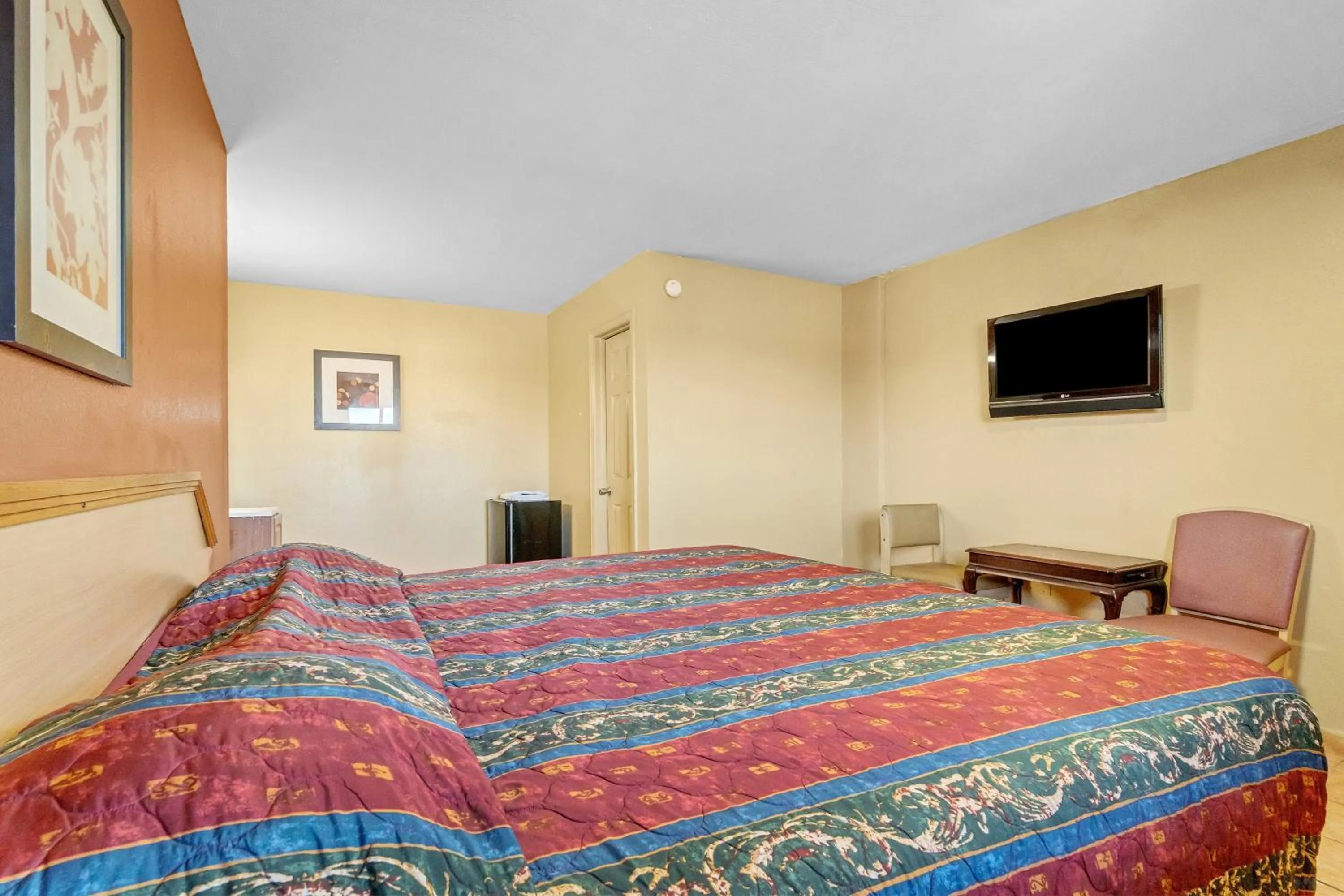 Bedroom, Bed in Relax Motel Grand Prairie Dallas I 30