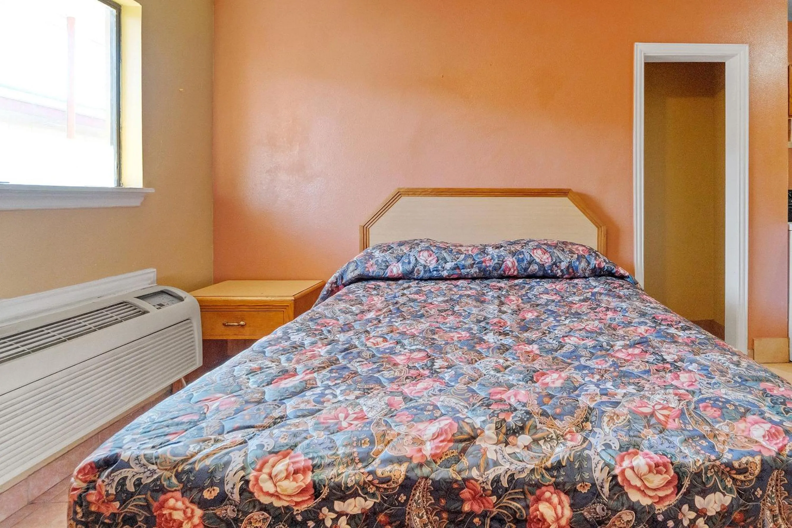 Bedroom, Bed in Relax Motel Grand Prairie Dallas I 30