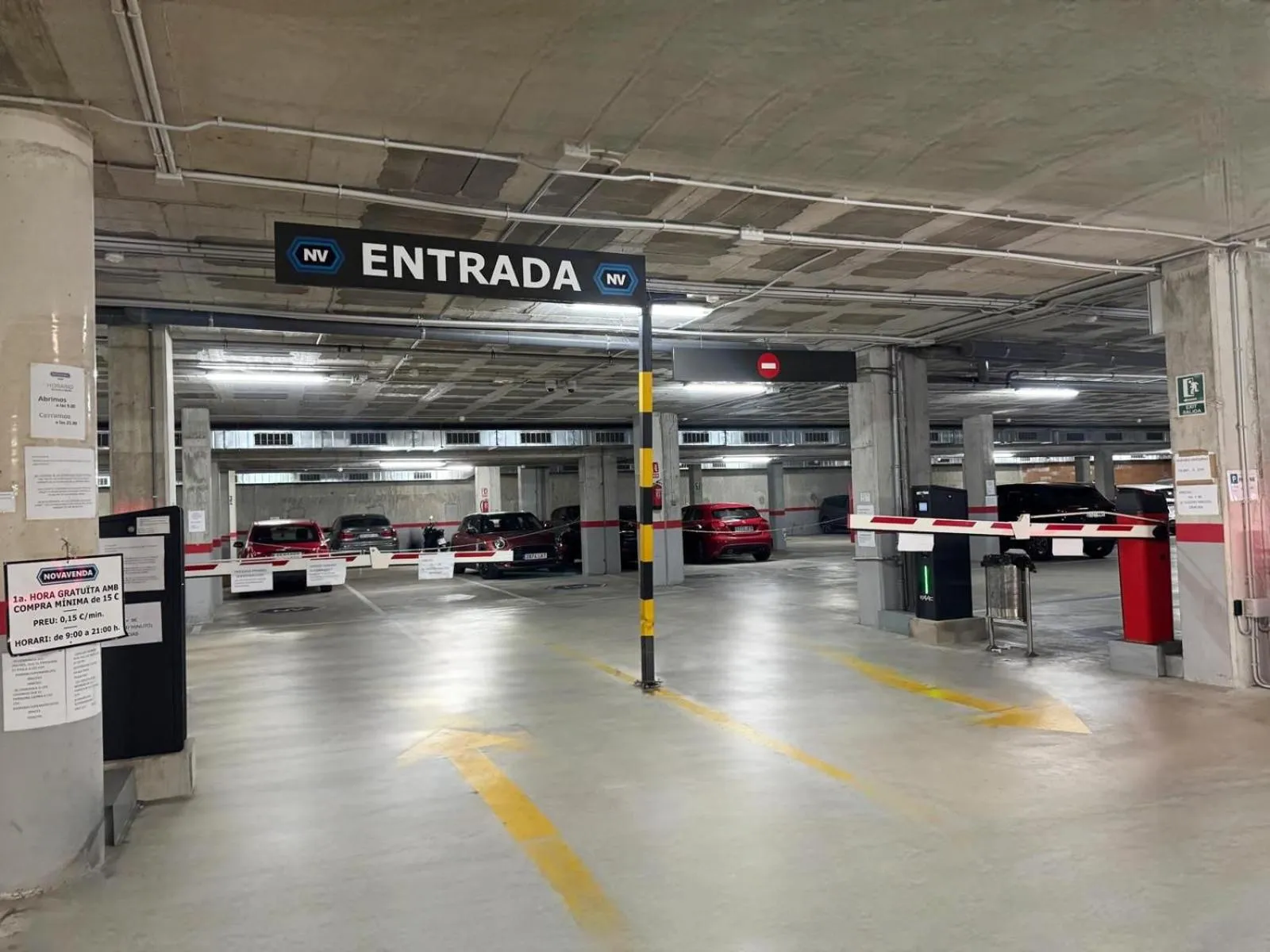 "Breeze" Aparthotel by Parrot`s House