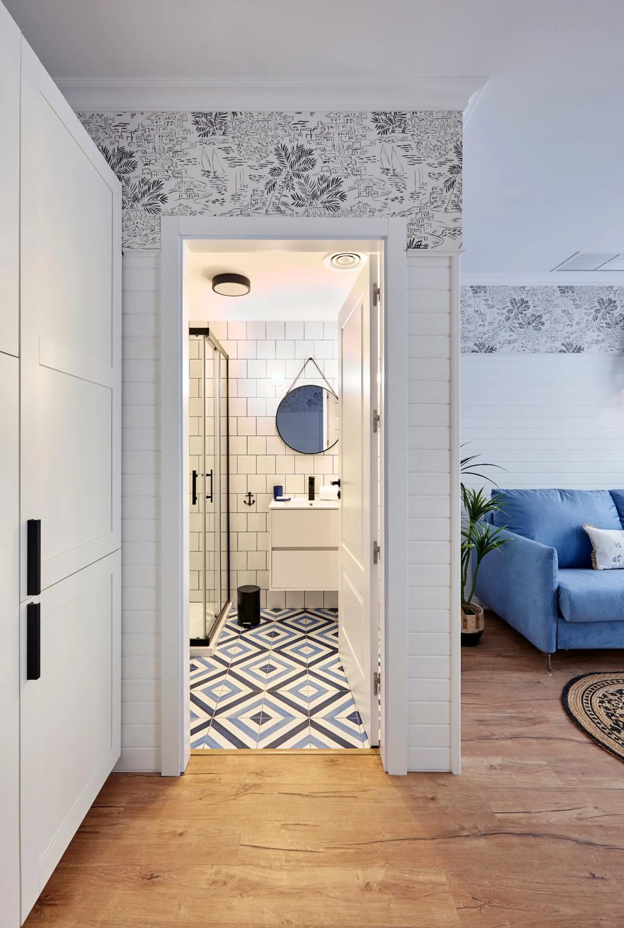 "Breeze" Aparthotel by Parrot`s House