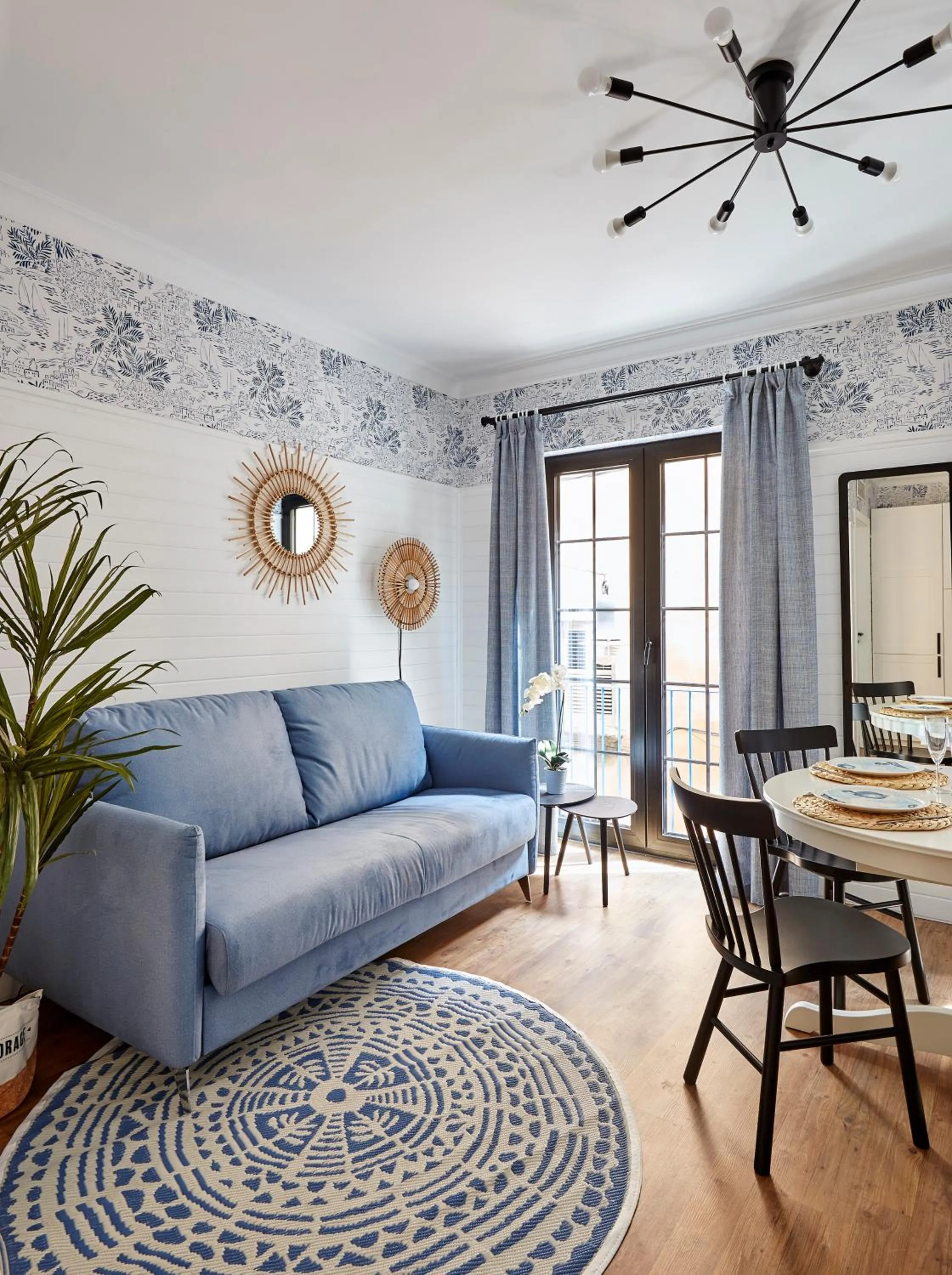 "Breeze" Aparthotel by Parrot`s House