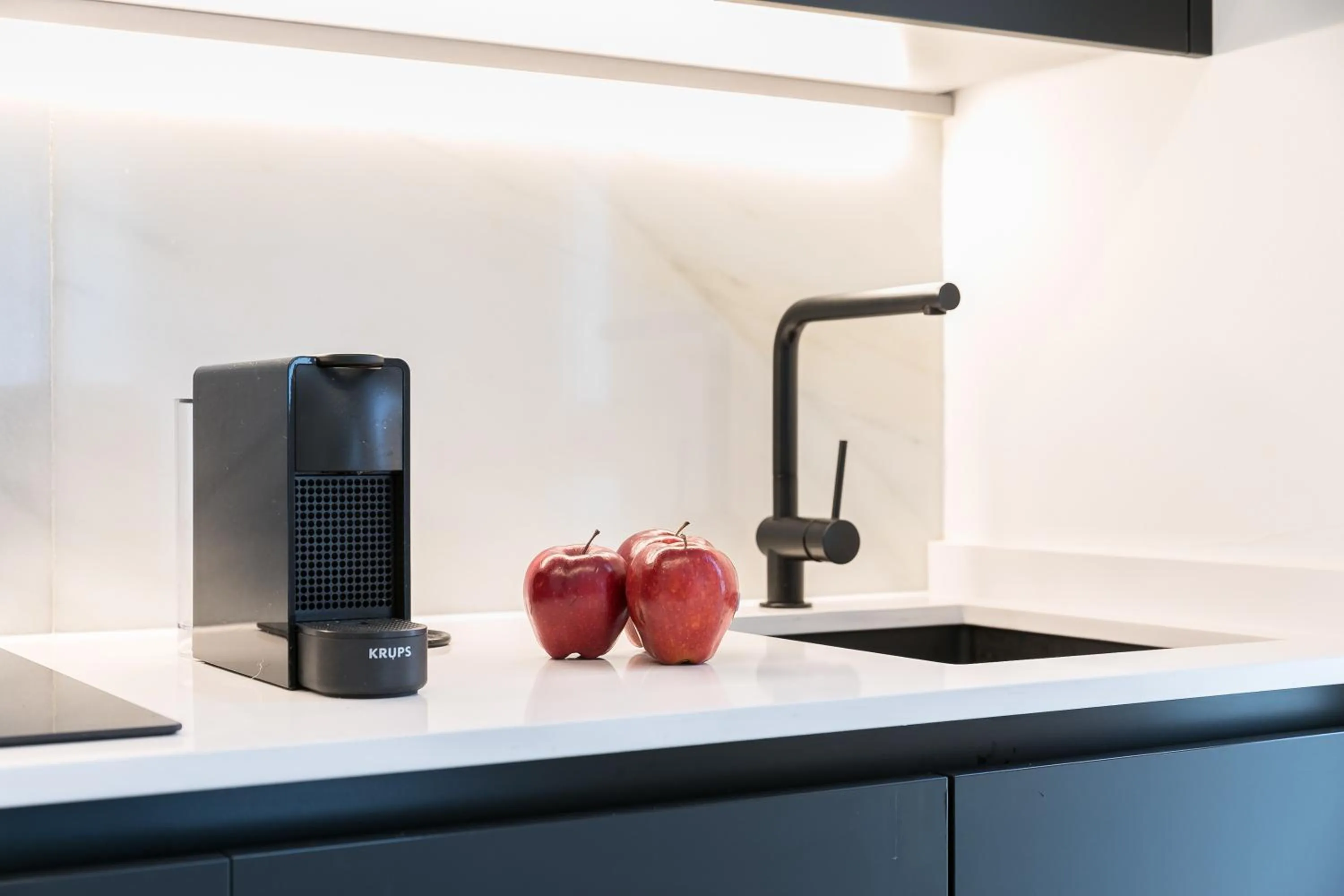 Coffee/tea facilities in Feelathome Waldorf Suites Apartments