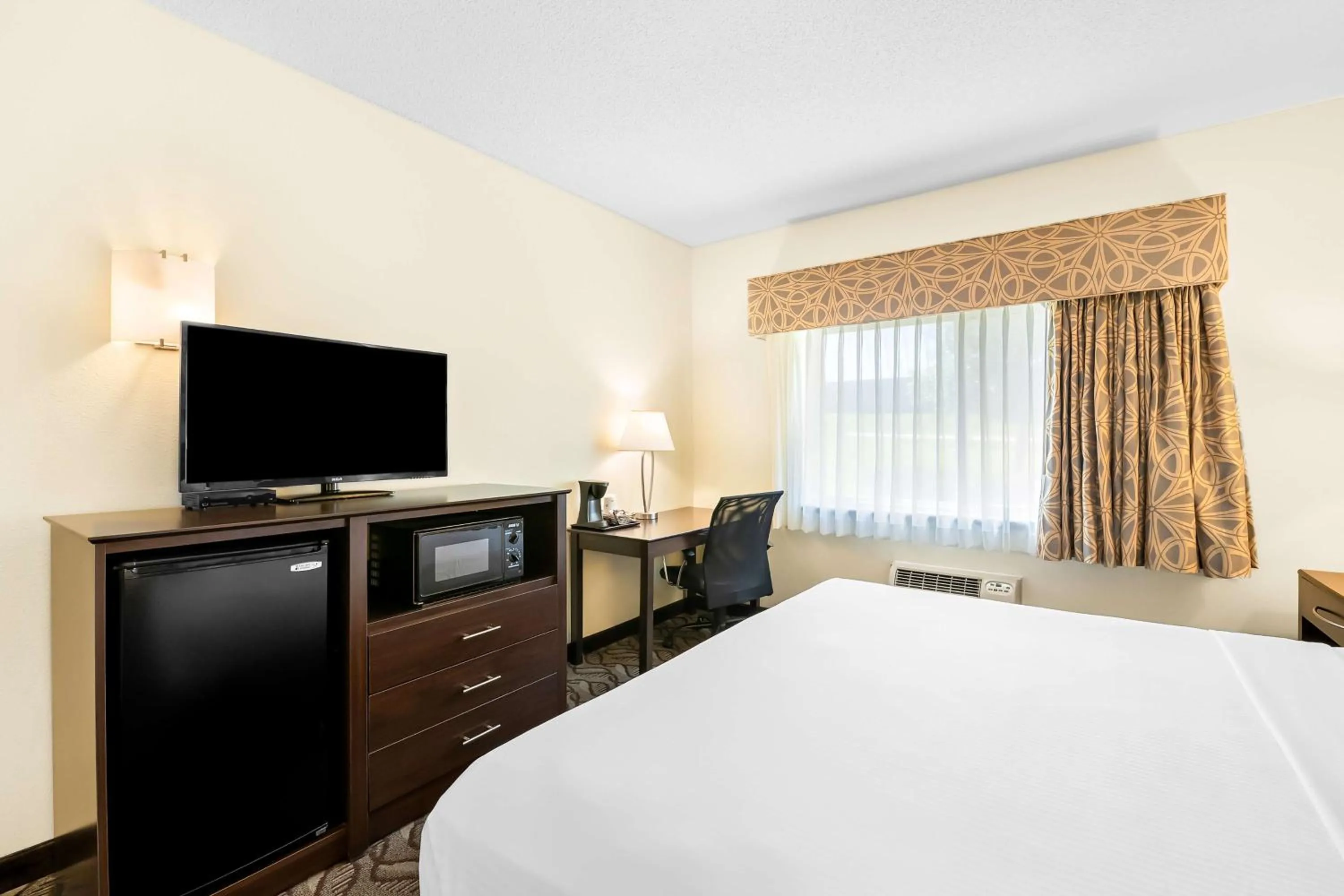 Bedroom, Bed in Best Western Nebraska City Inn