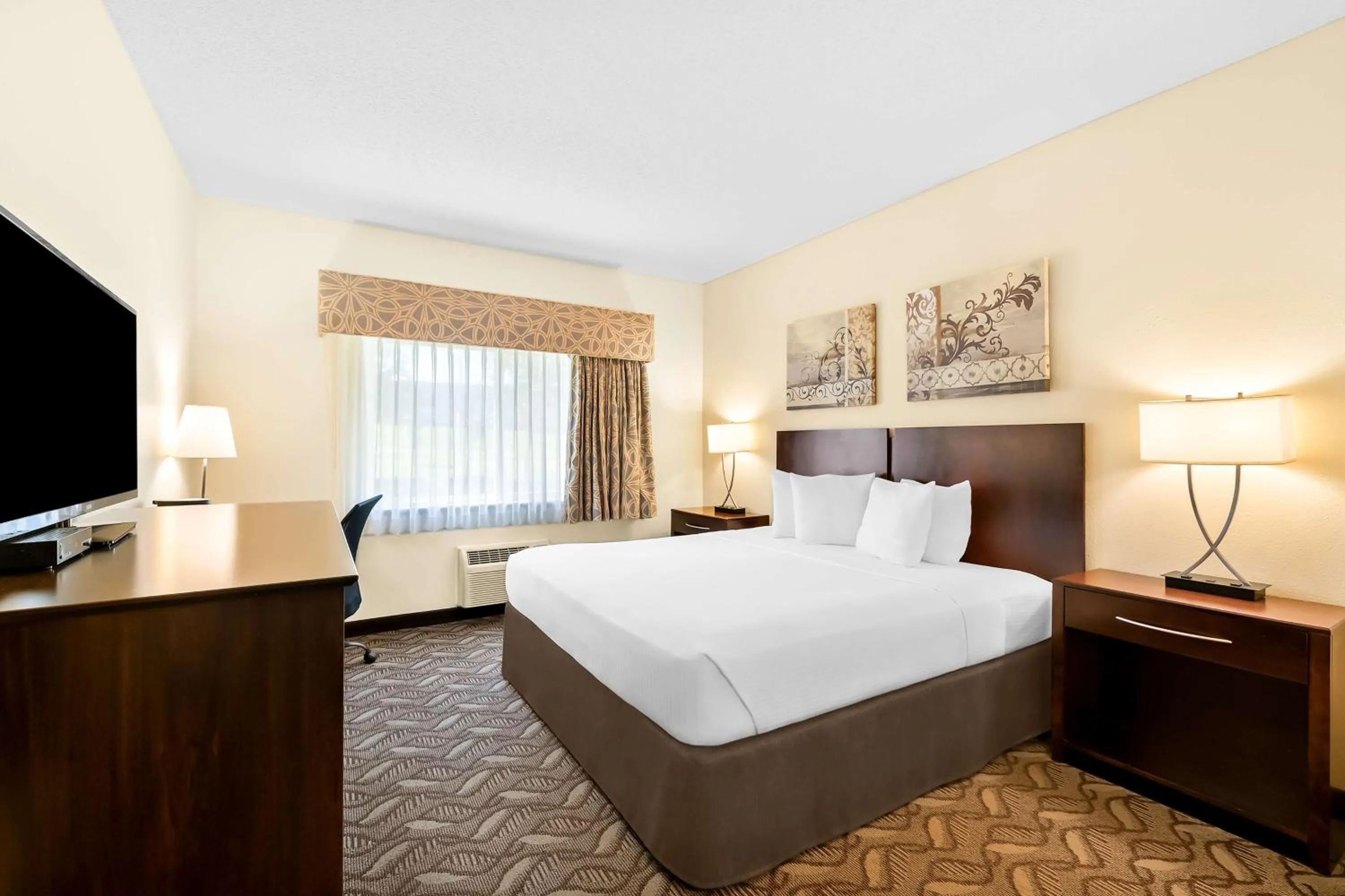 Bedroom, Bed in Best Western Nebraska City Inn