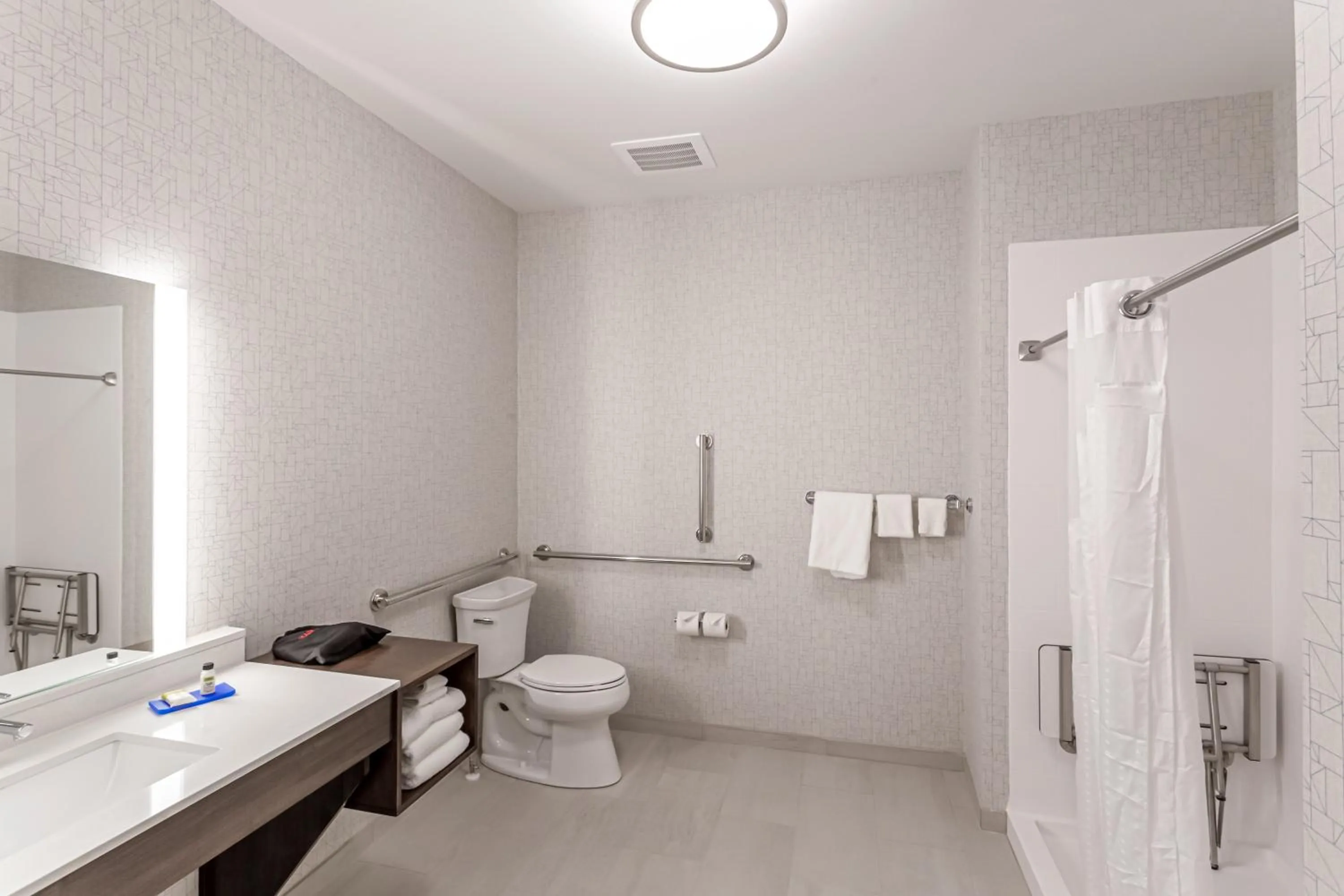 Bathroom in Holiday Inn Express & Suites - Columbus - Worthington by IHG