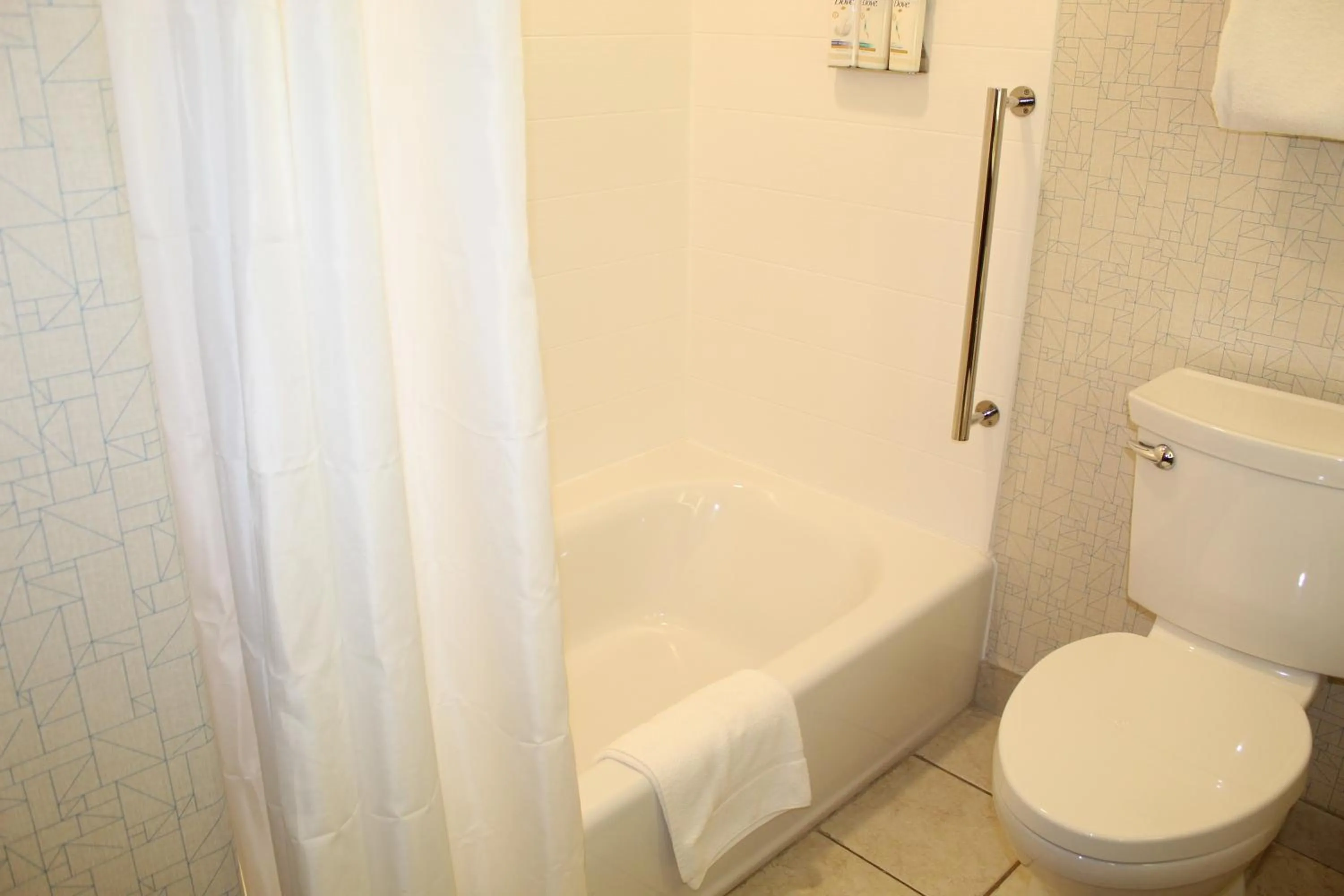 Shower in Holiday Inn Express & Suites - Beloit by IHG