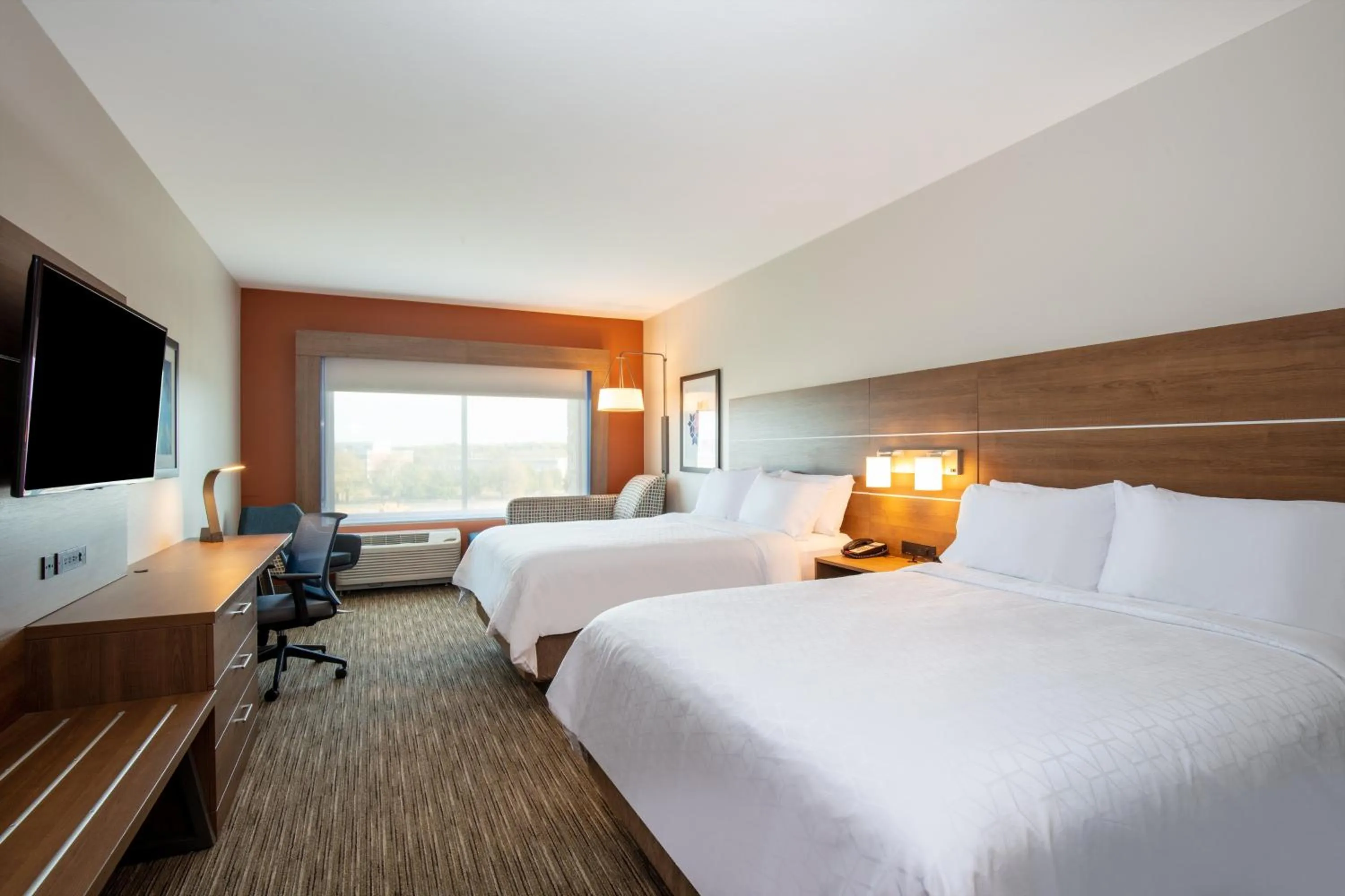 Photo of the whole room, Bed in Holiday Inn Express & Suites - Beloit by IHG