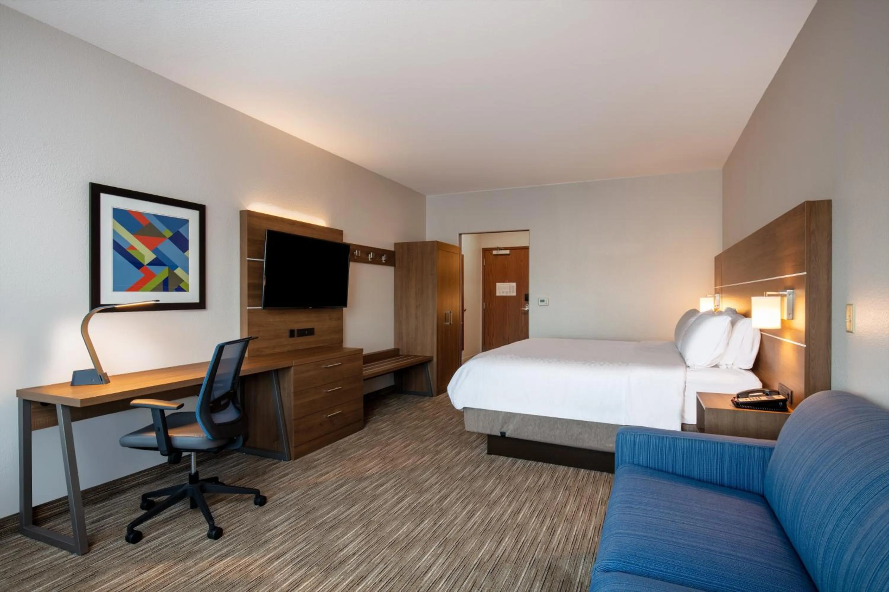 Photo of the whole room, Bed in Holiday Inn Express & Suites - Beloit by IHG