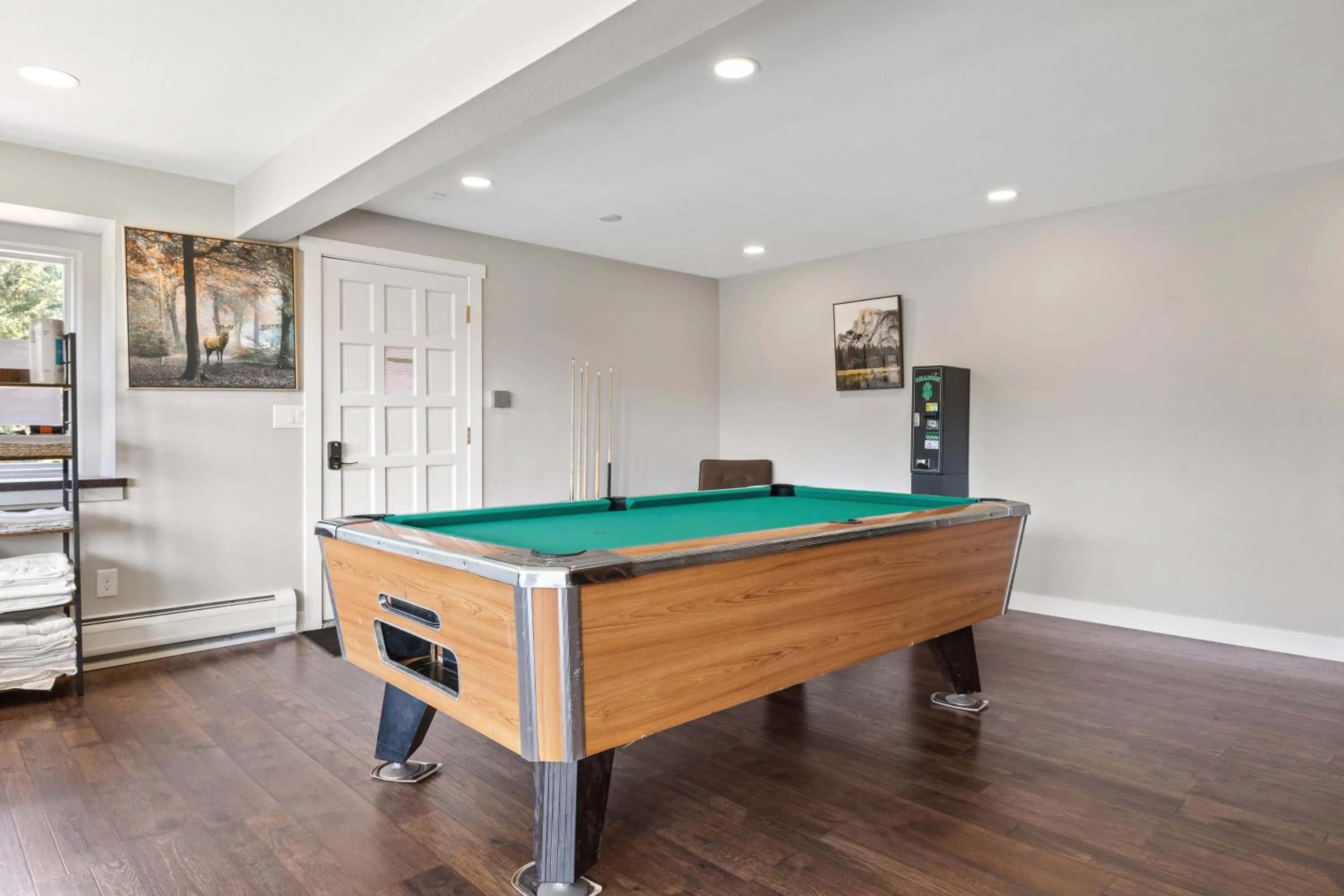 Billiard in Wildwood Inn