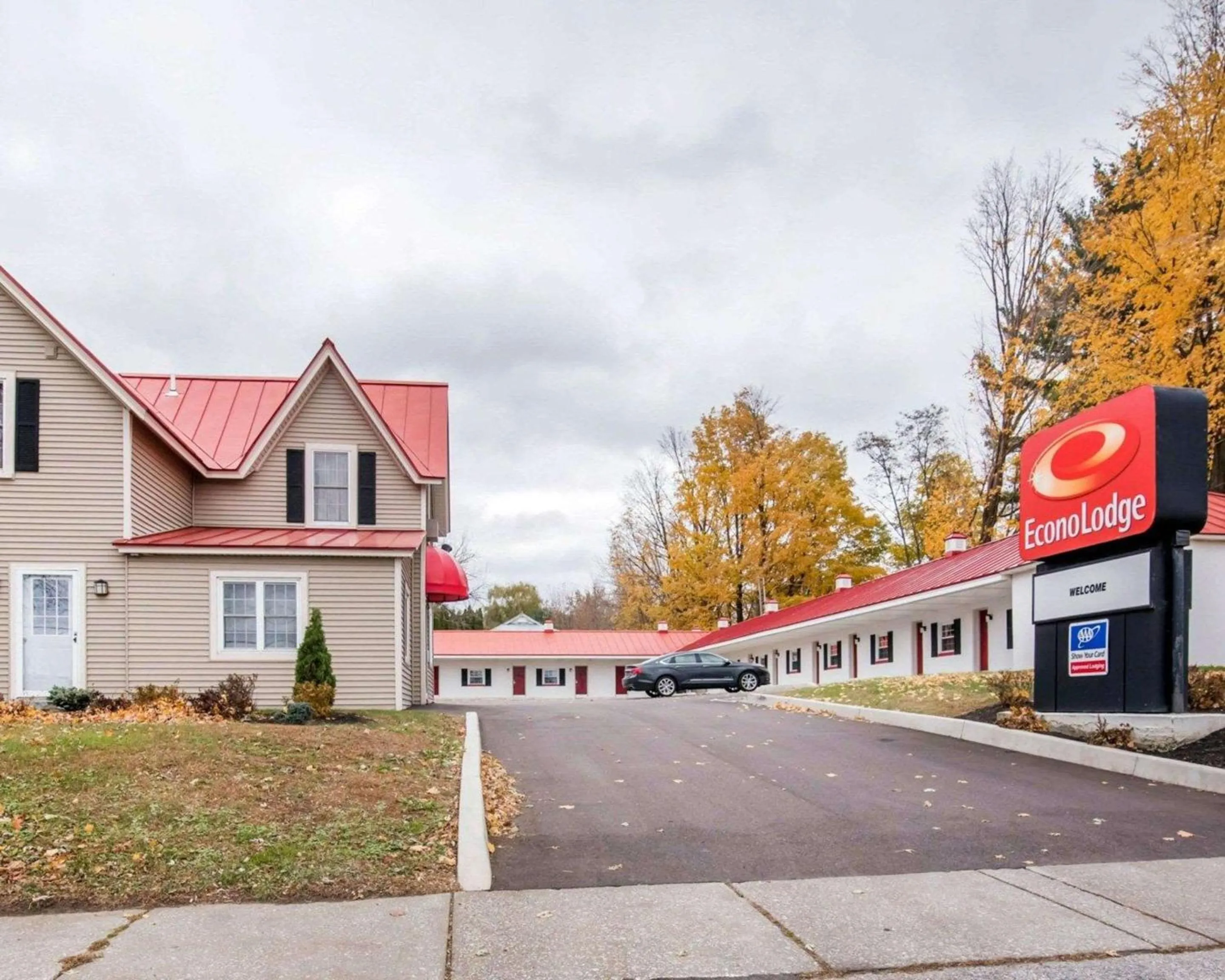Property building in Econo Lodge