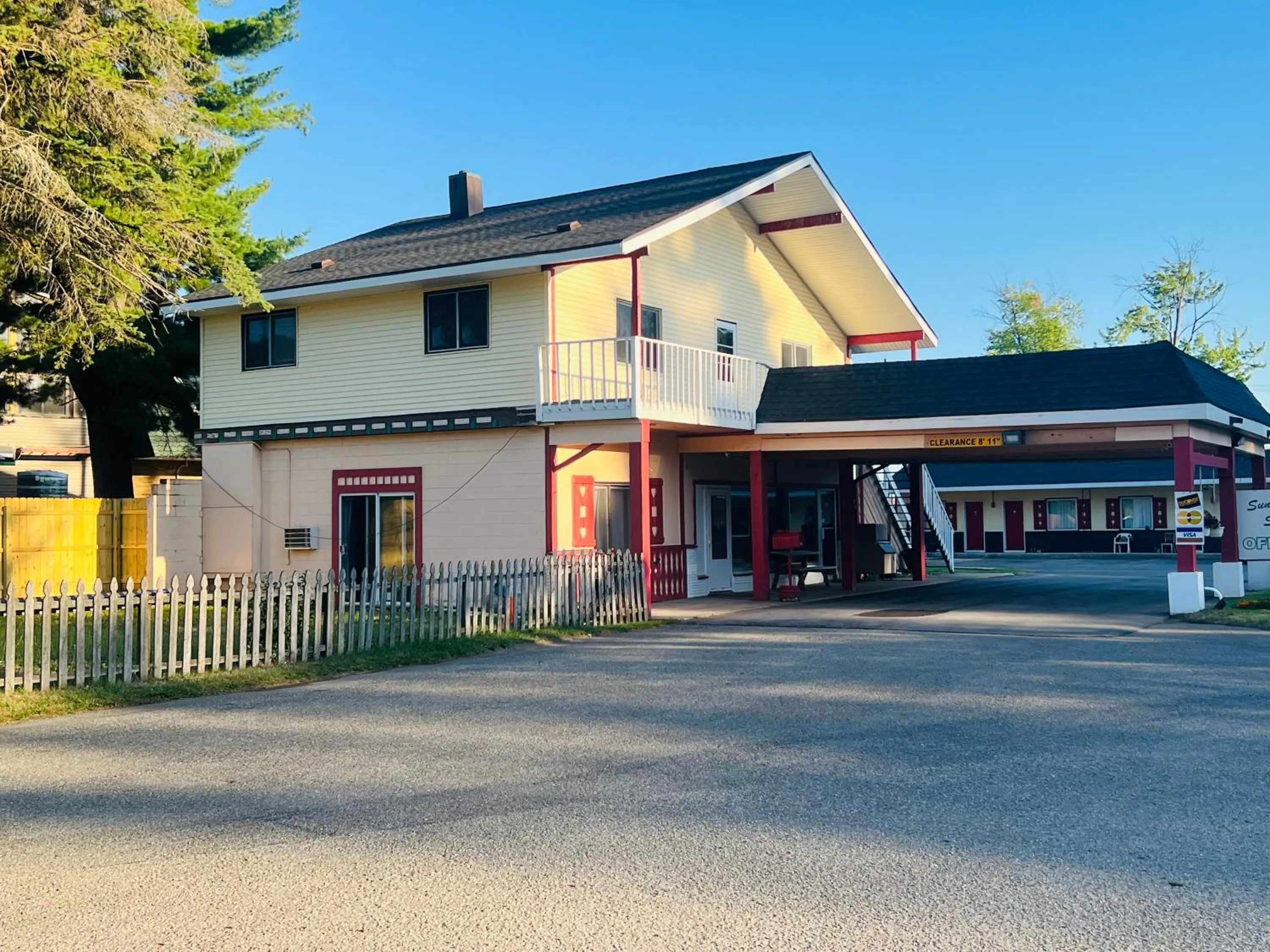 Property building in Sun N Snow Hotel