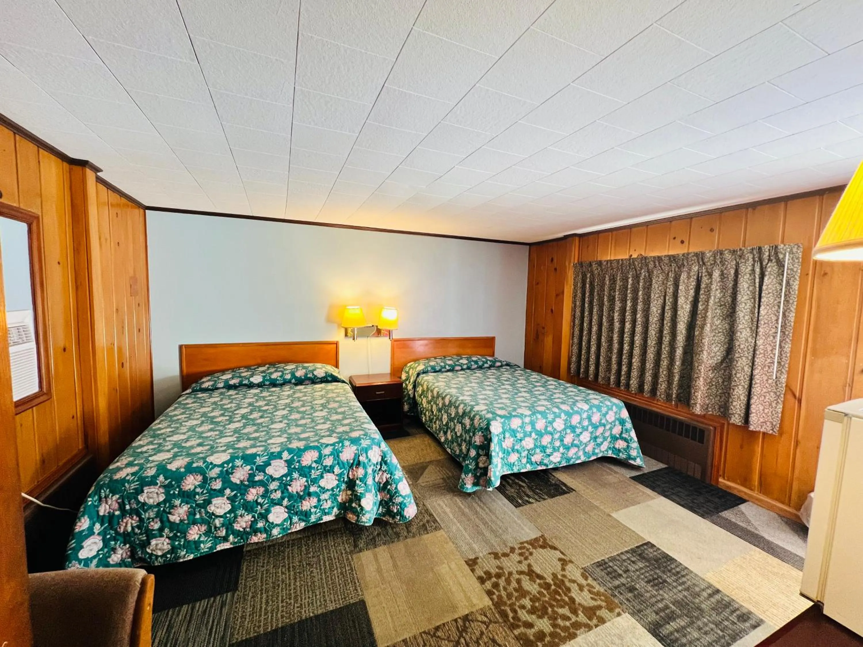 Bed in Sun N Snow Hotel