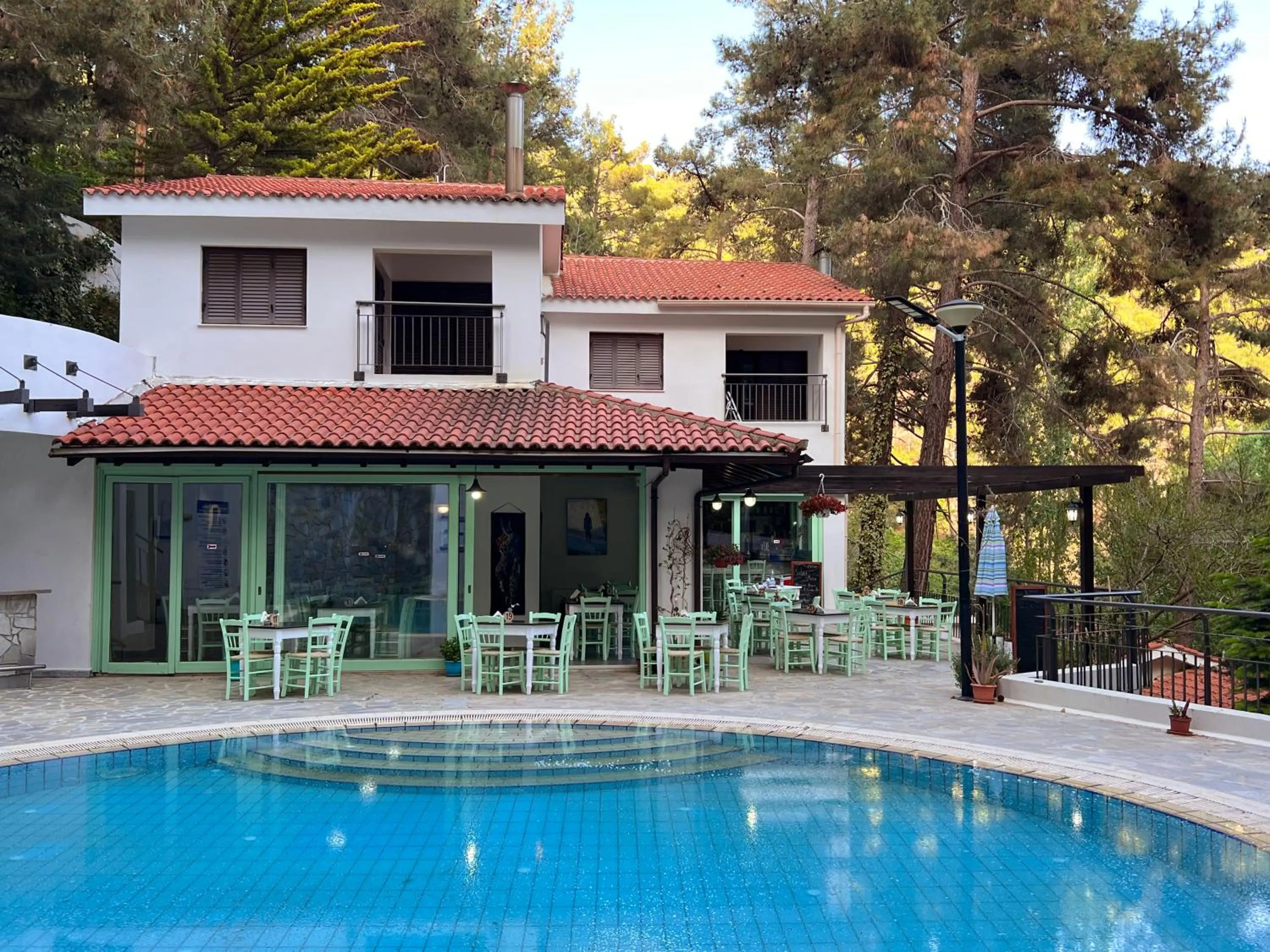 Restaurant/places to eat in POED Residences