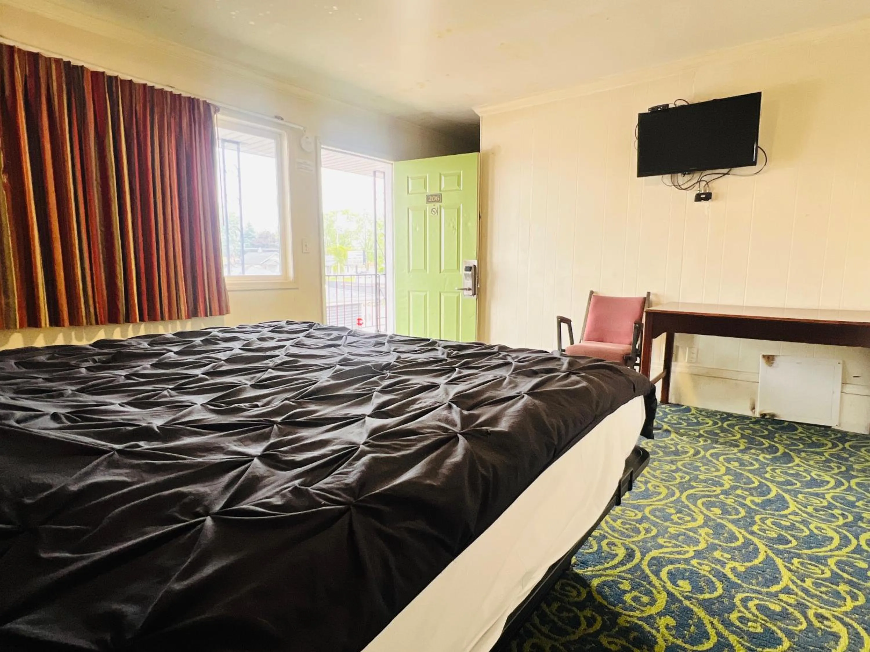 Bedroom in Hotel O East Hemphill Burton-Flint