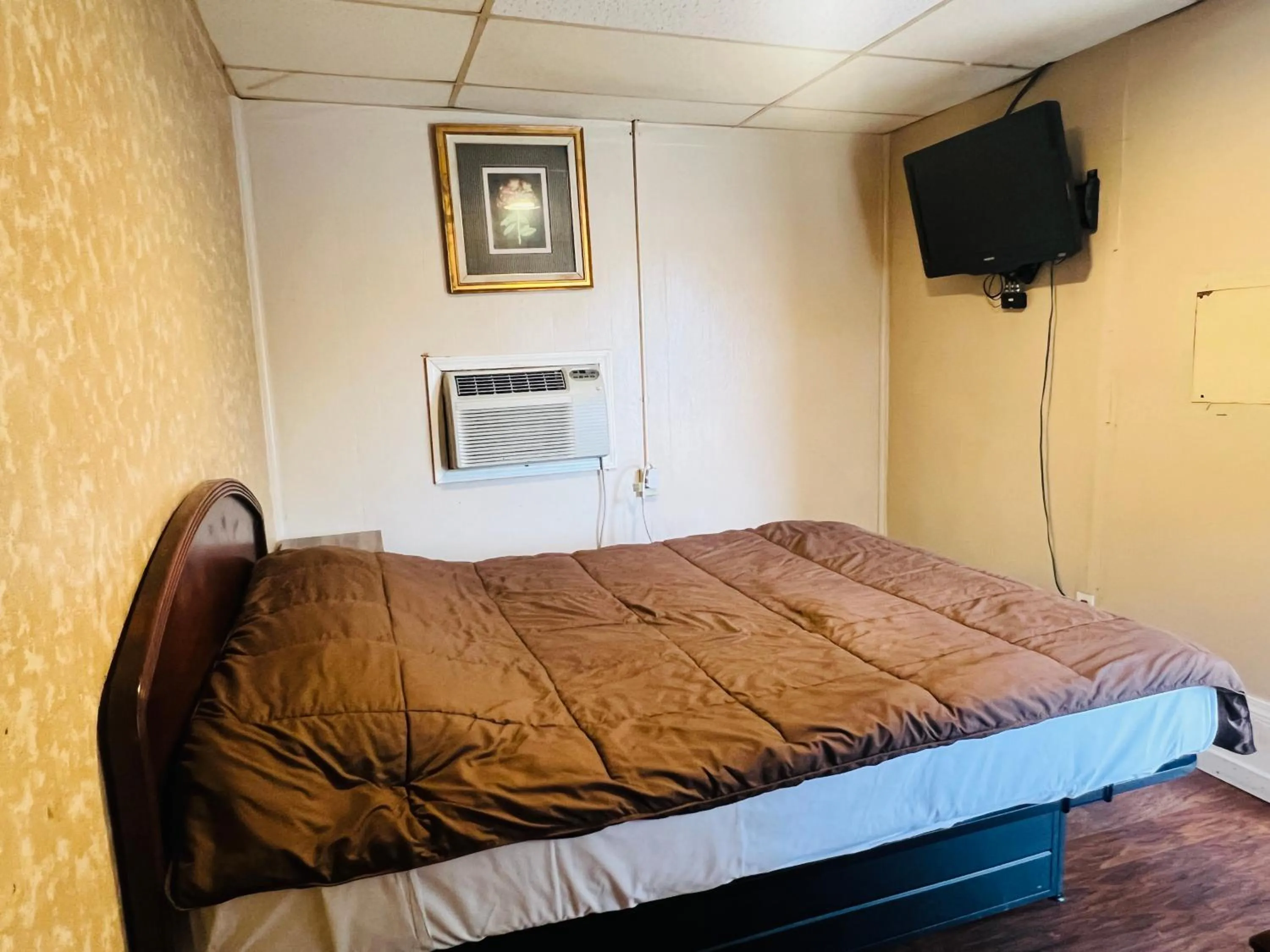 Bedroom in Hotel O East Hemphill Burton-Flint