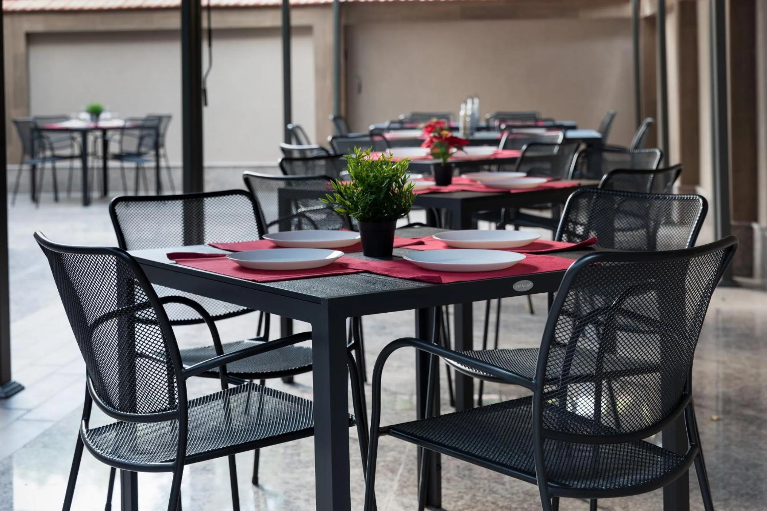 Restaurant/places to eat in B1 Boutique Hotel Sofia