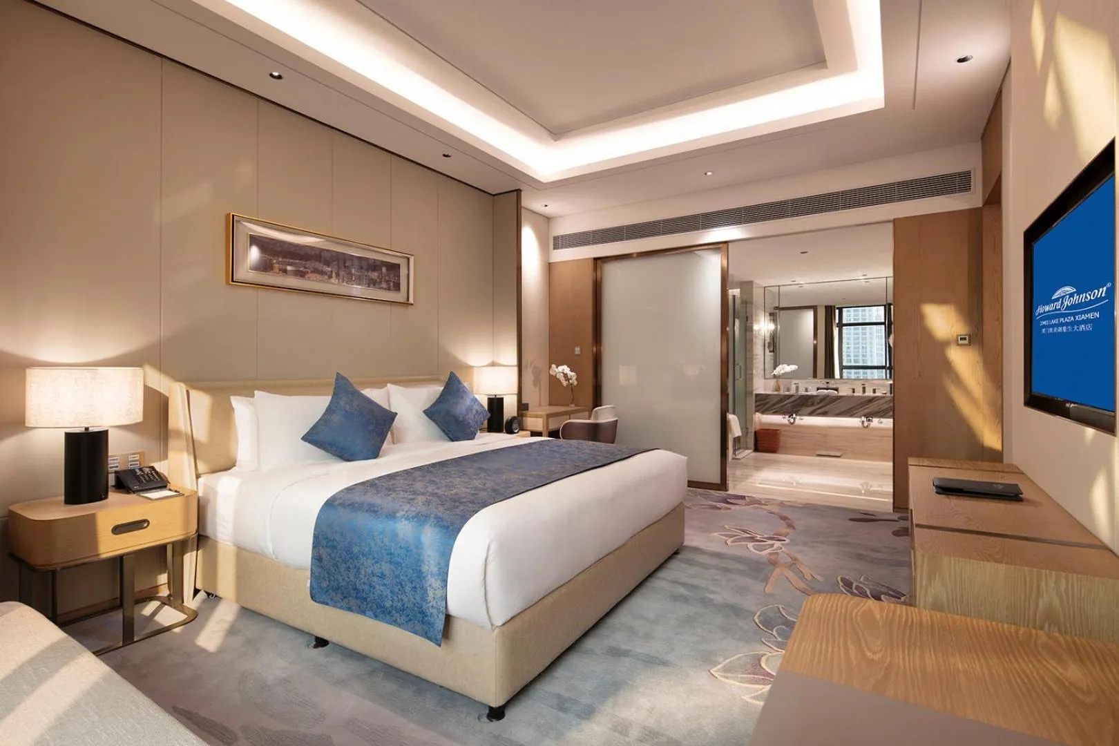 Bed in Howard Johnson by Wyndham Jimei Lake Plaza Xiamen