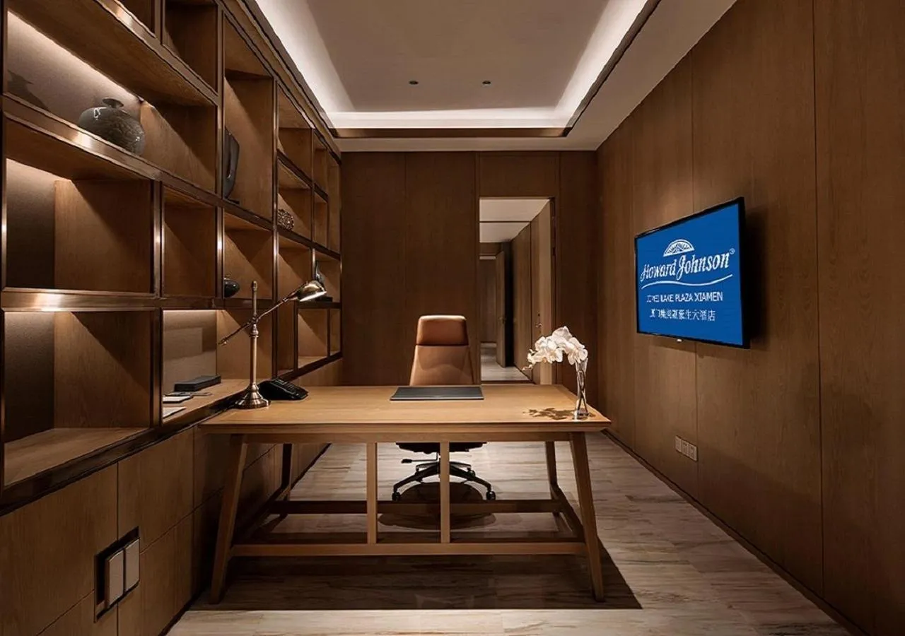 Howard Johnson by Wyndham Jimei Lake Plaza Xiamen