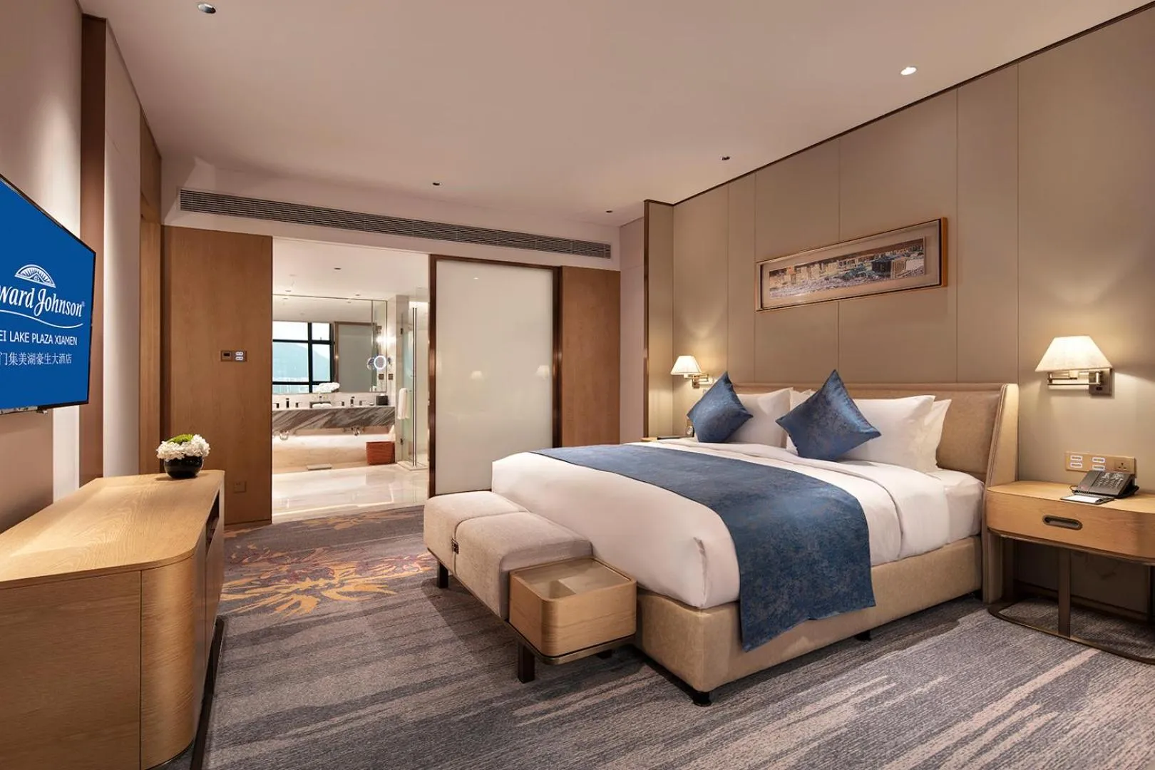 Bed in Howard Johnson by Wyndham Jimei Lake Plaza Xiamen