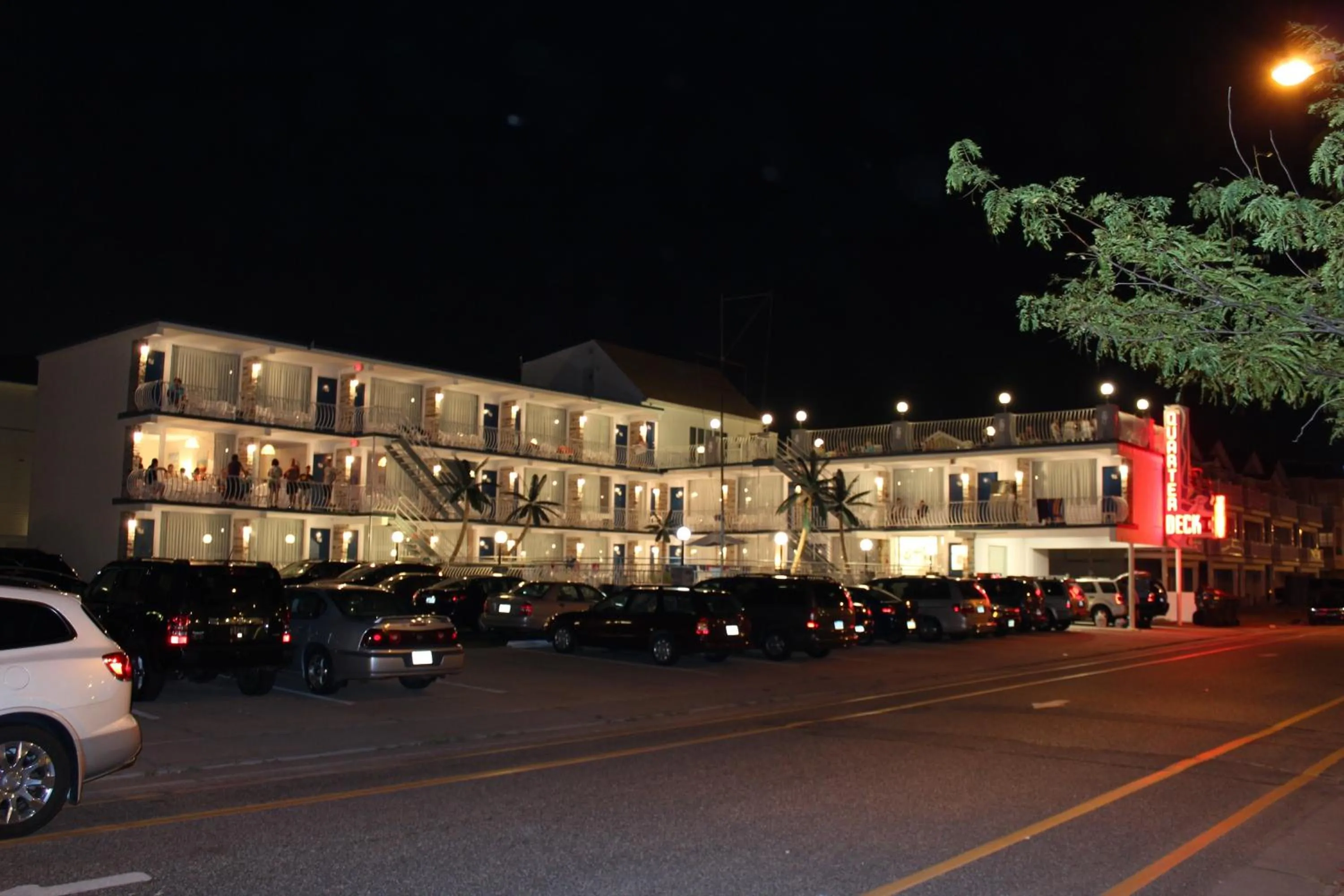 Property building in Quarterdeck Motel