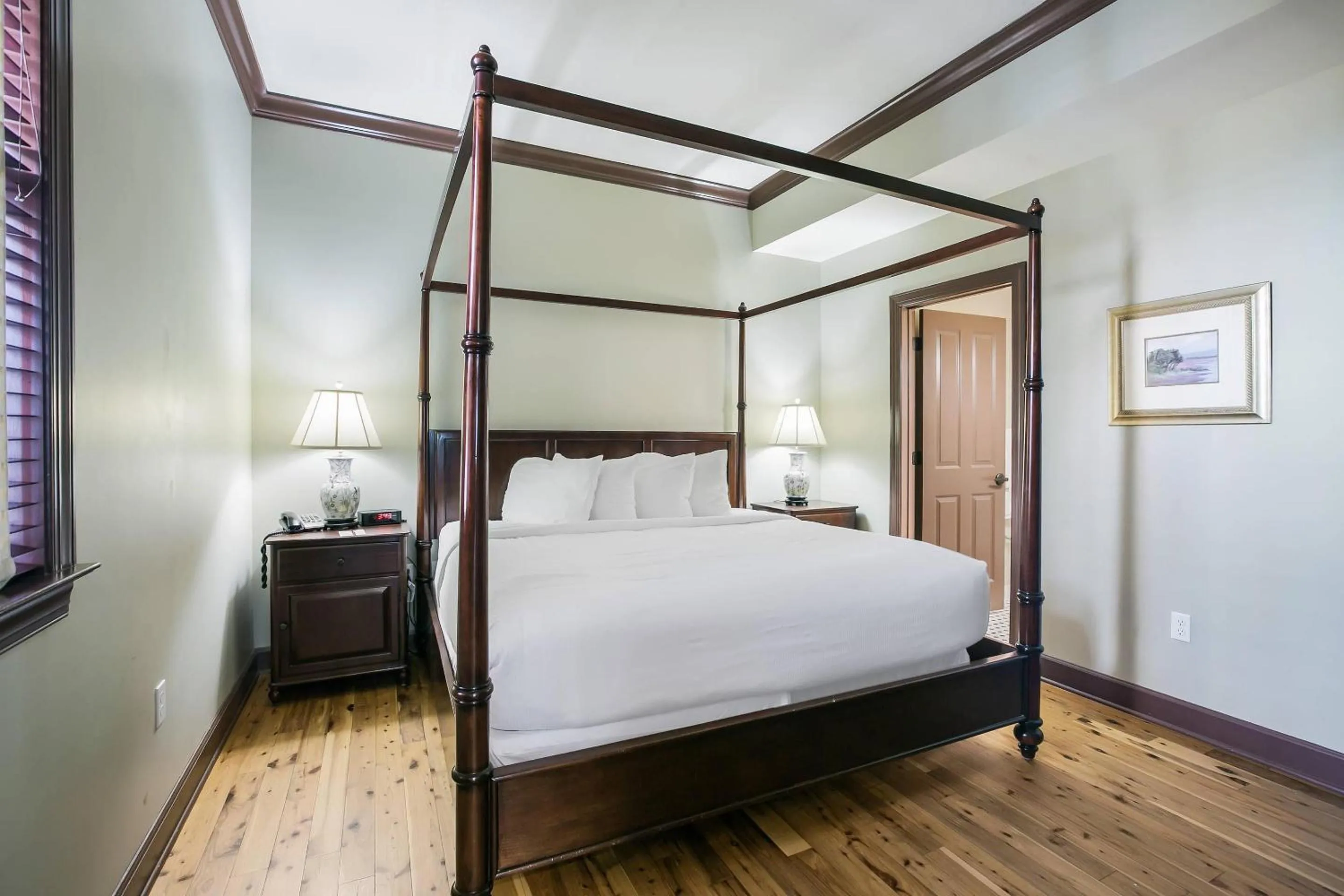 Bedroom, Bed in Water Street Hotel & Marina, an Ascend Collection Hotel