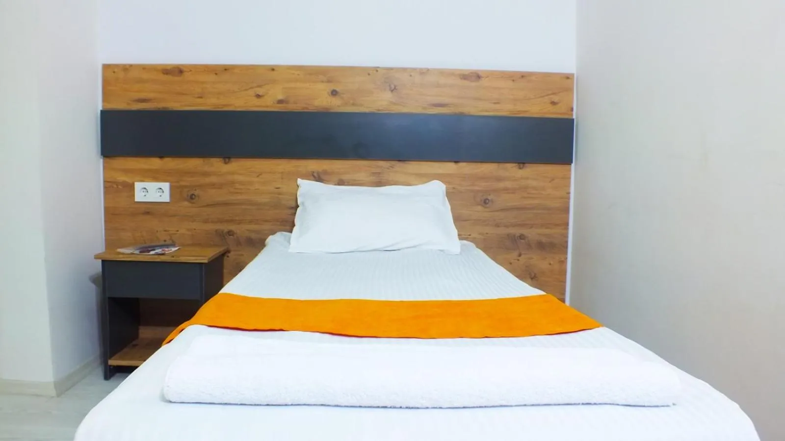 Bed in ANKARA OTEL EVREN