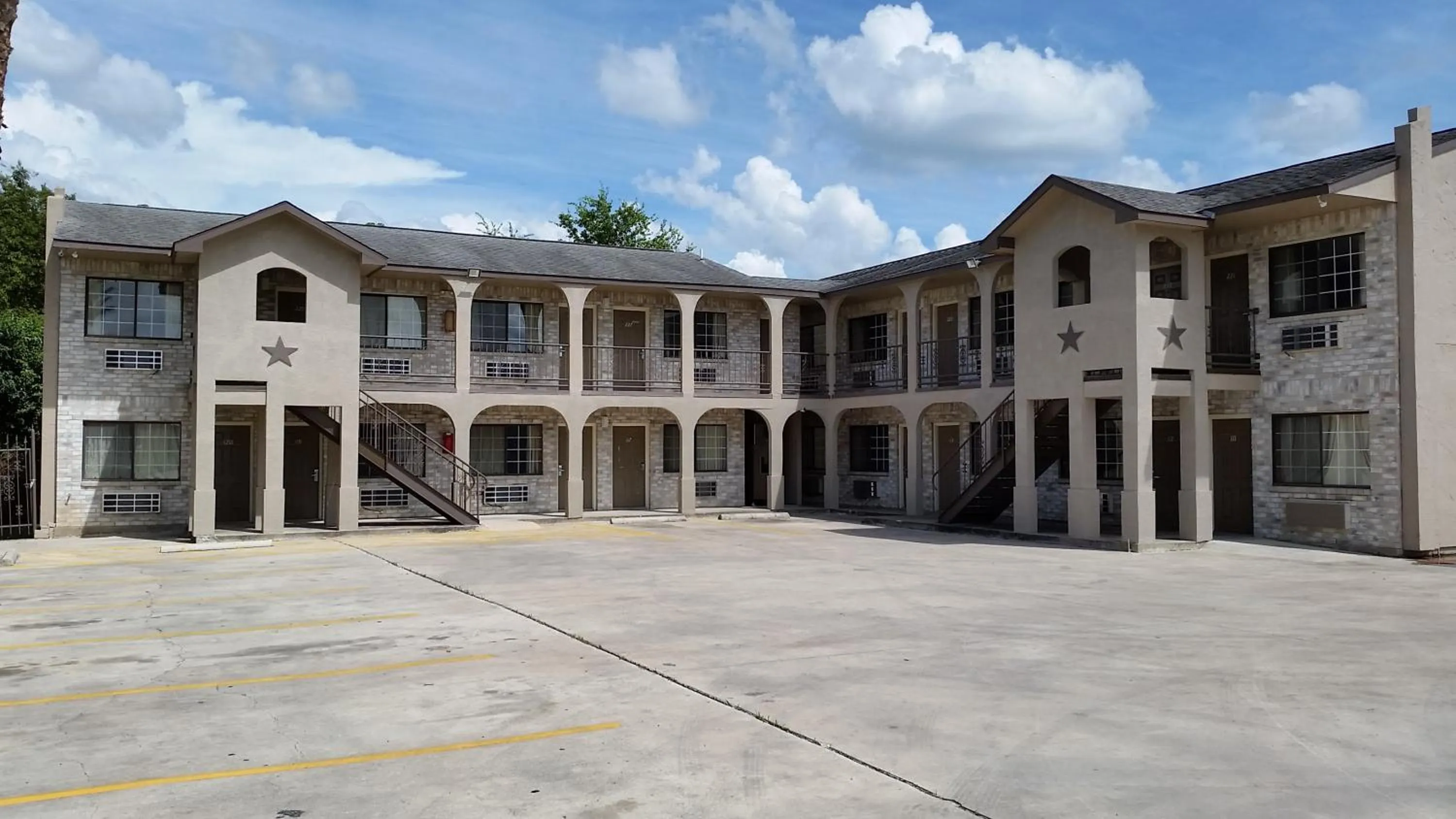 Property building in Mission Inn