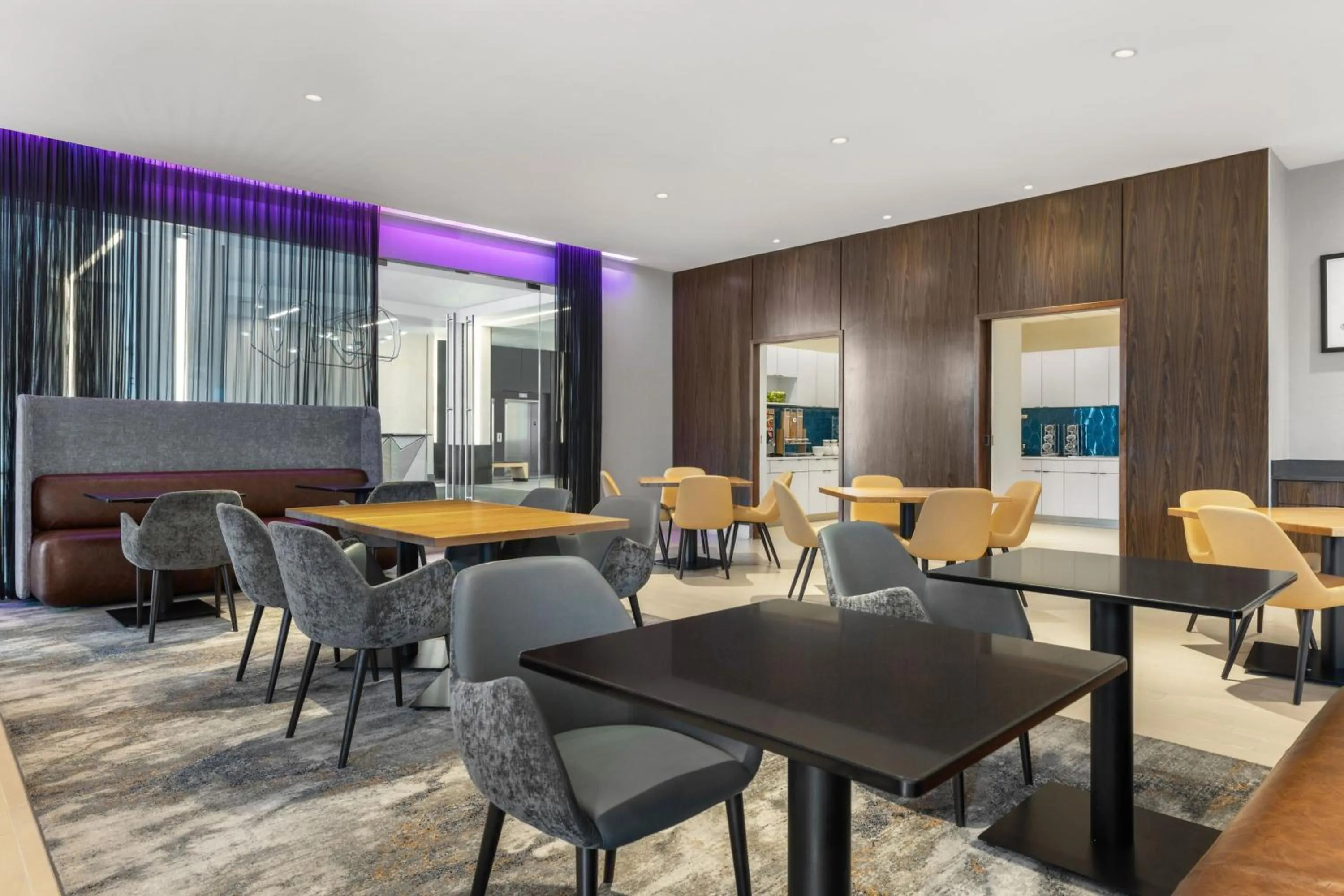 Lobby or reception in Residence Inn by Marriott The Bronx at Metro Center Atrium