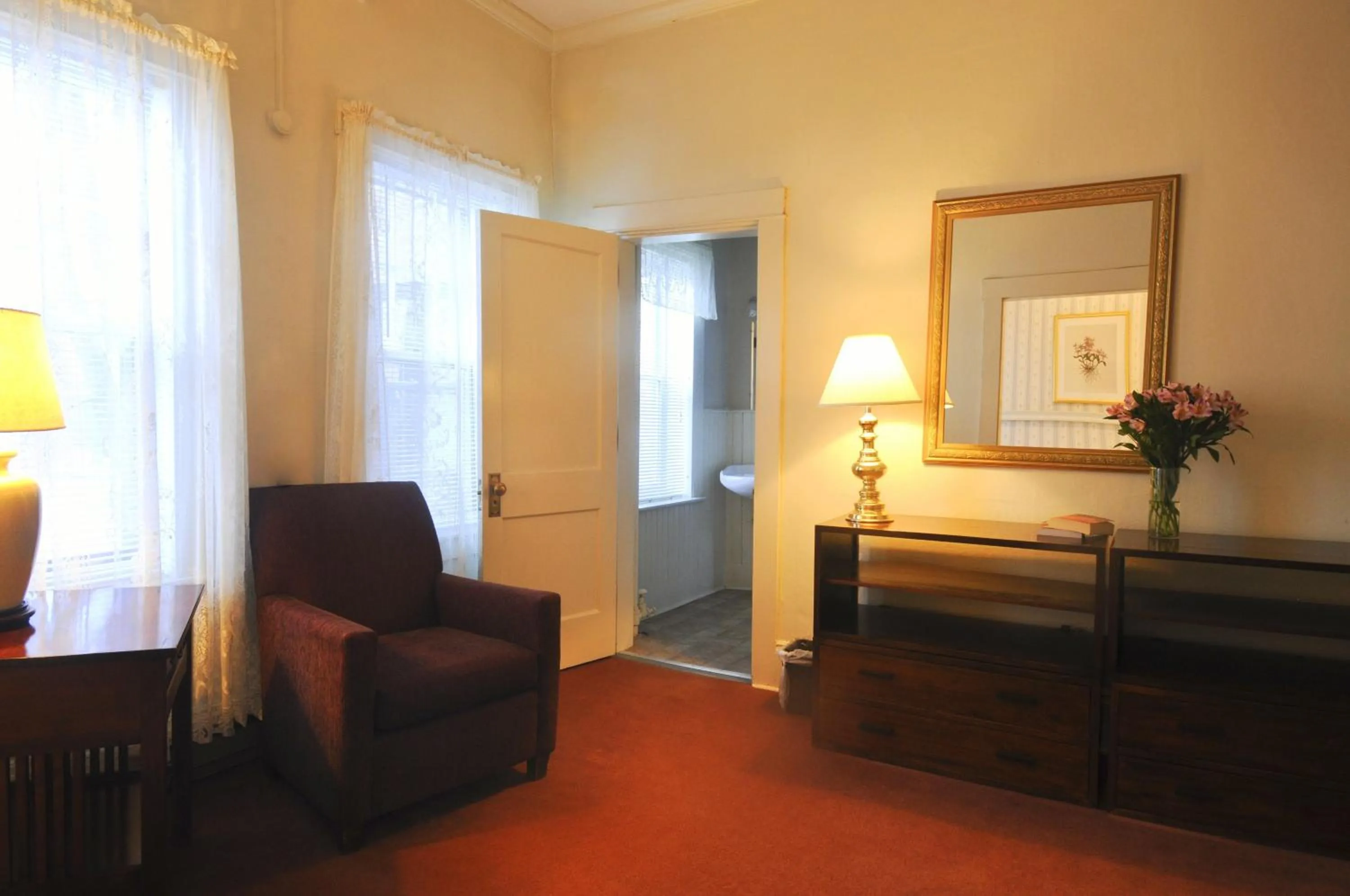 Photo of the whole room in Hotel Coolidge