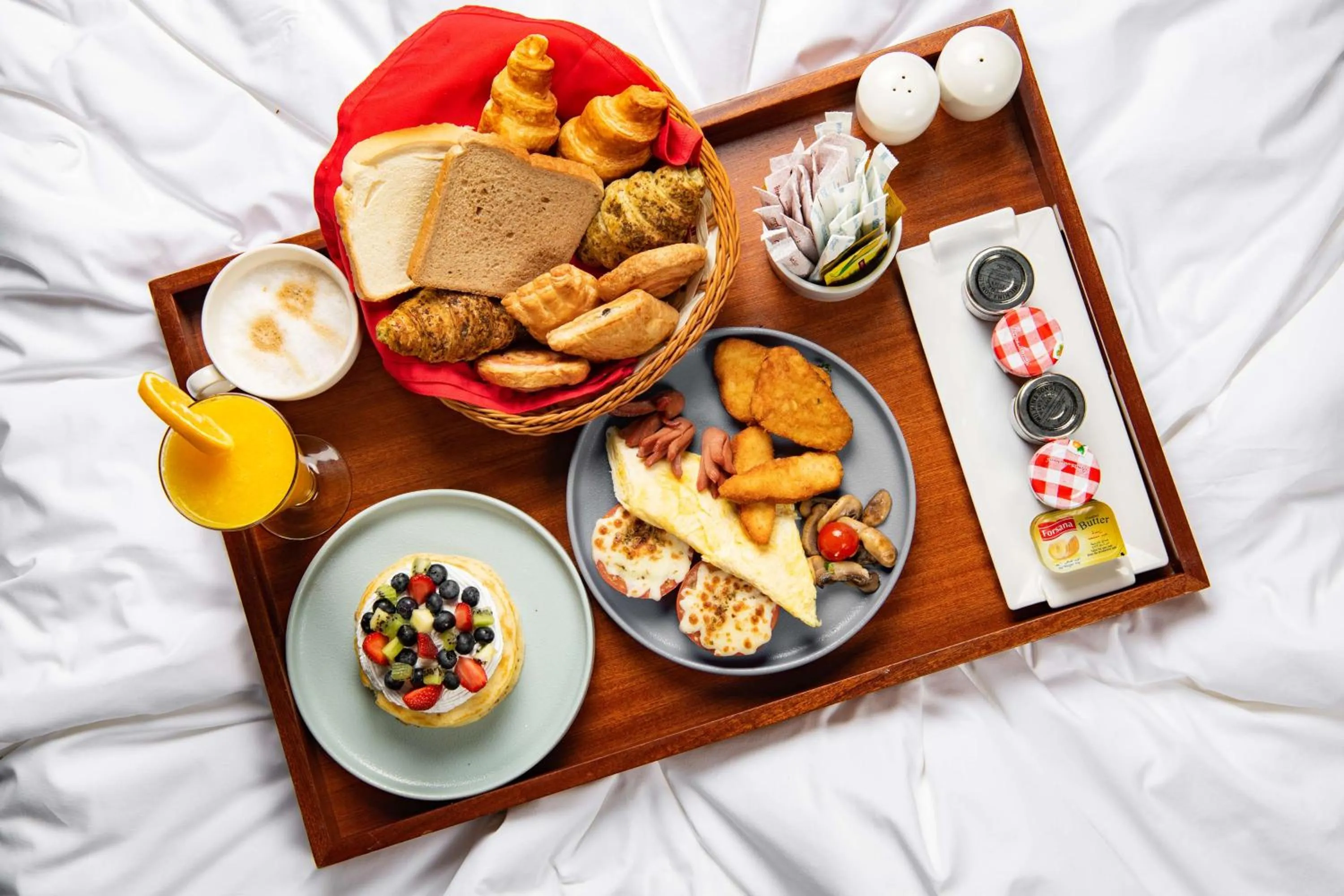 Restaurant/places to eat in Park Inn by Radisson Makkah Aziziyah