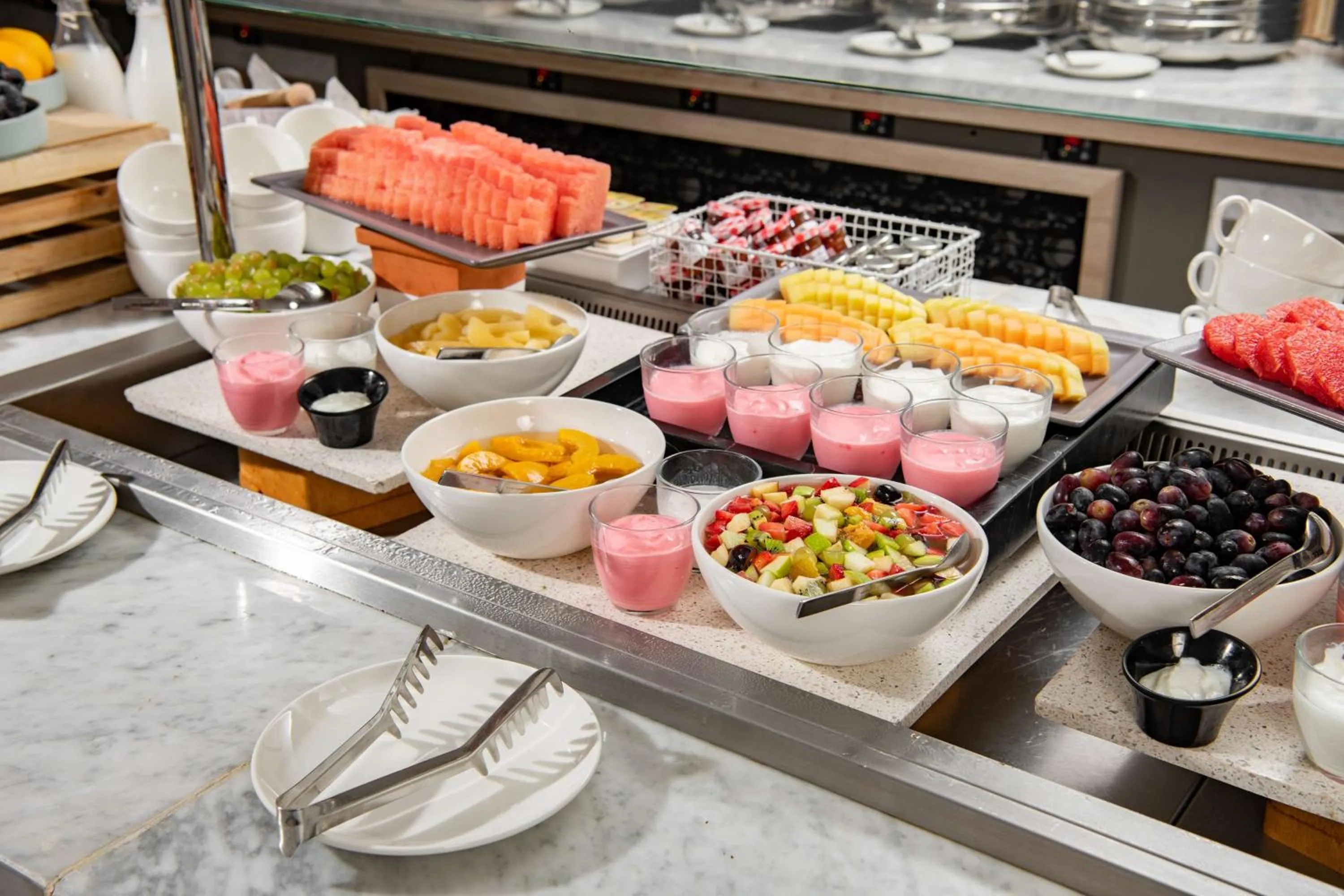 Restaurant/places to eat in Park Inn by Radisson Makkah Aziziyah