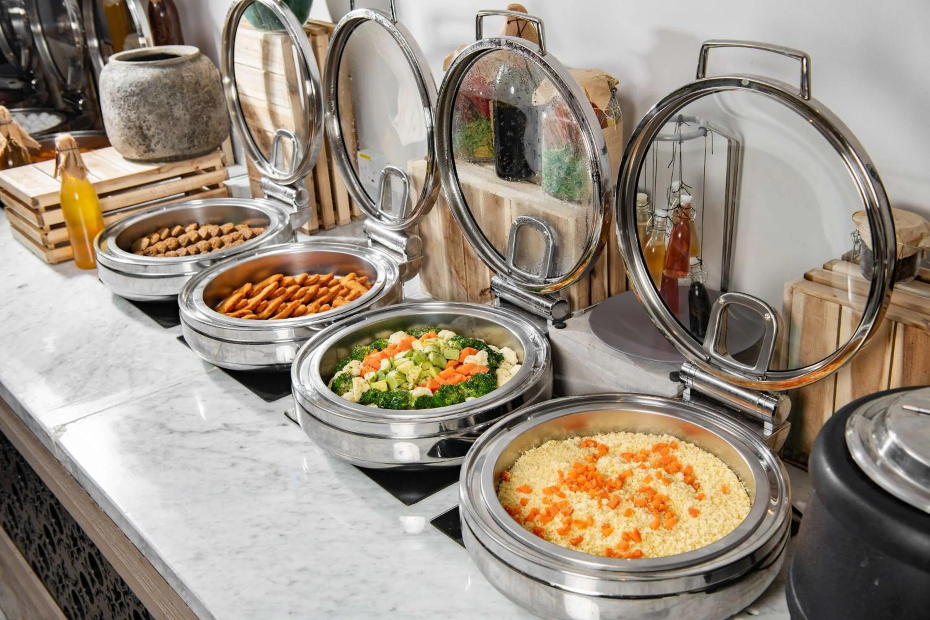 Restaurant/places to eat in Park Inn by Radisson Makkah Aziziyah