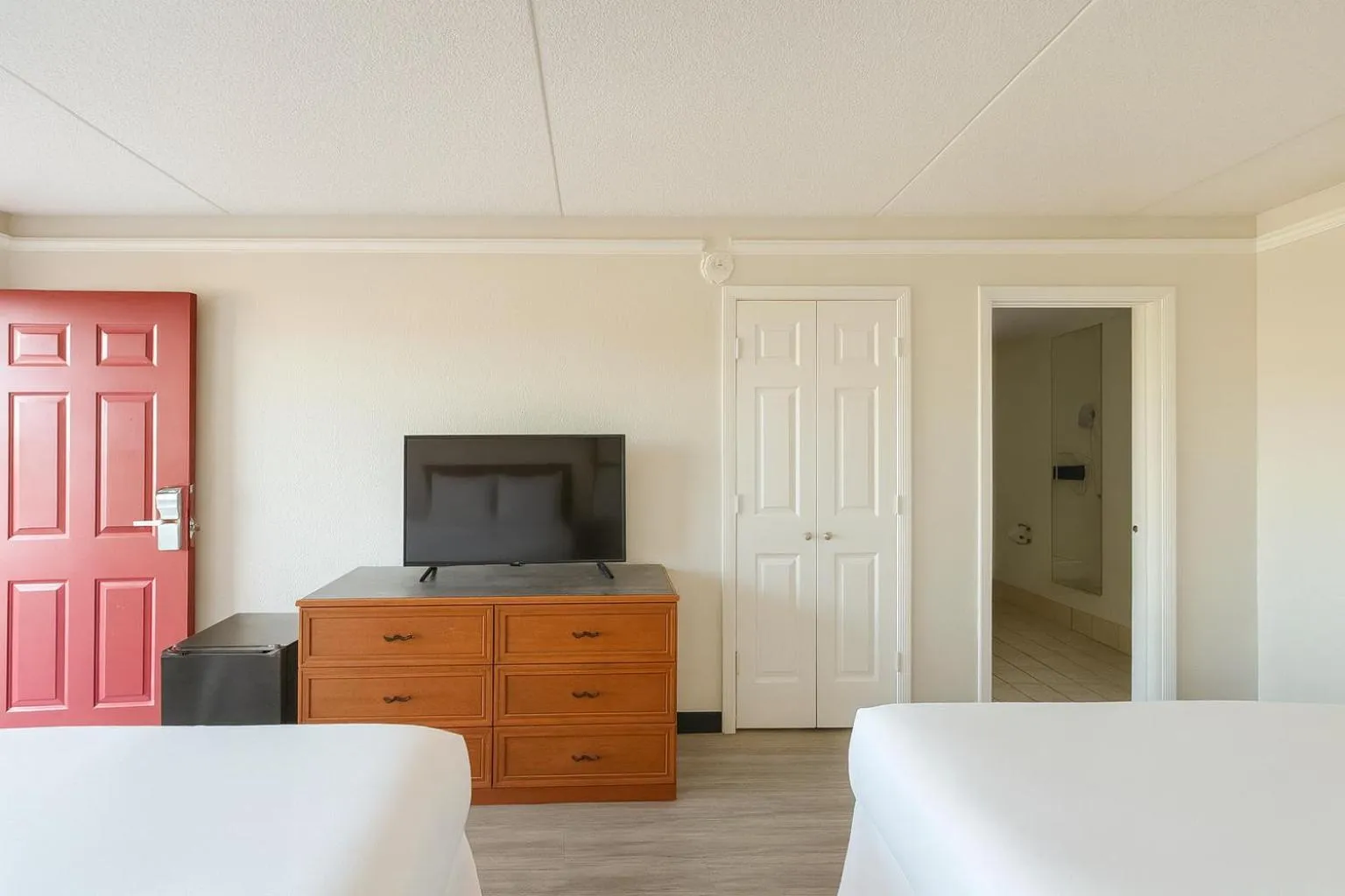 Bed in Horizon Inn Norcross