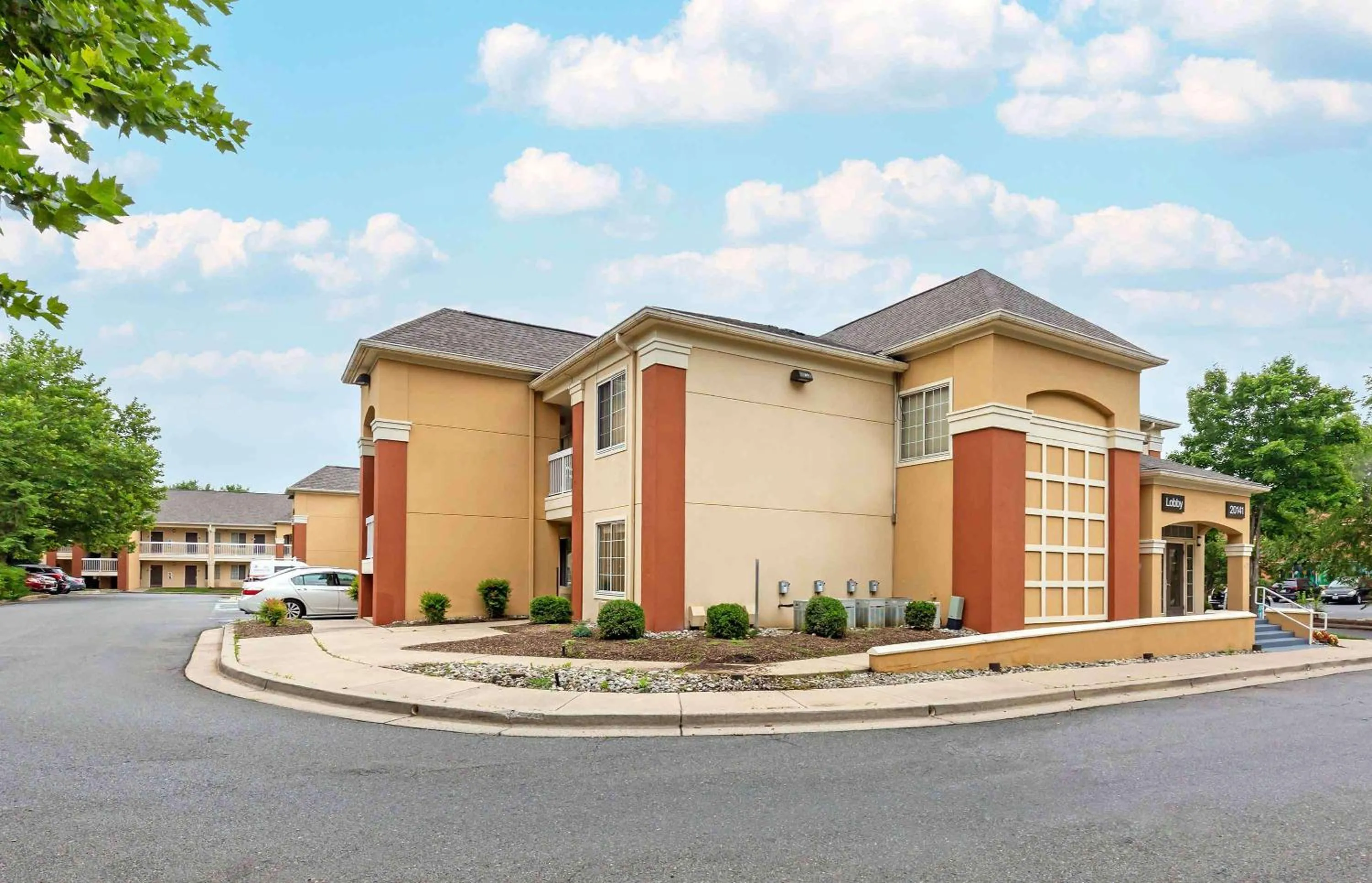 Property building in Extended Stay America Suites Washington DC Germantown Town Center