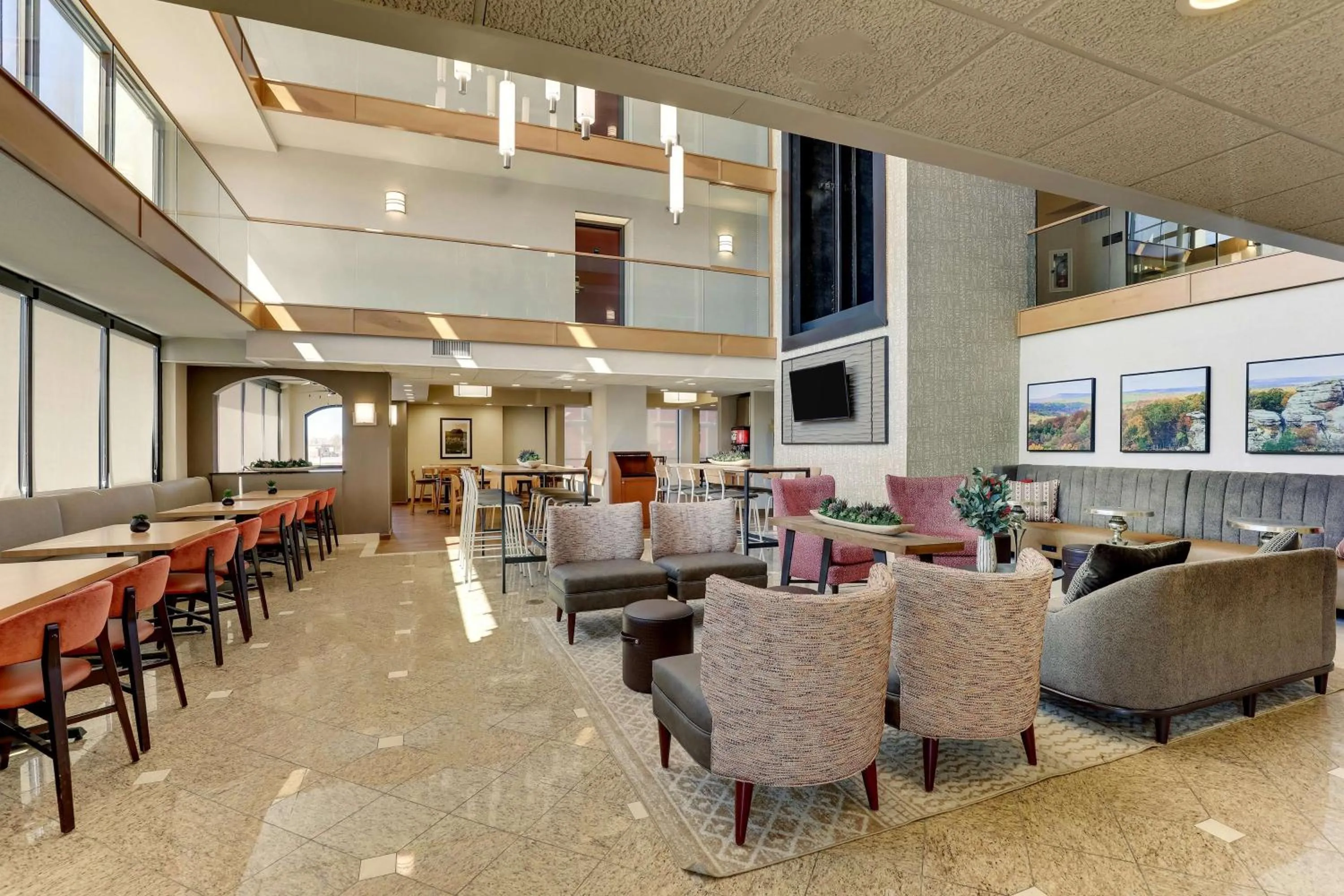 Lobby or reception in Drury Inn & Suites Marion