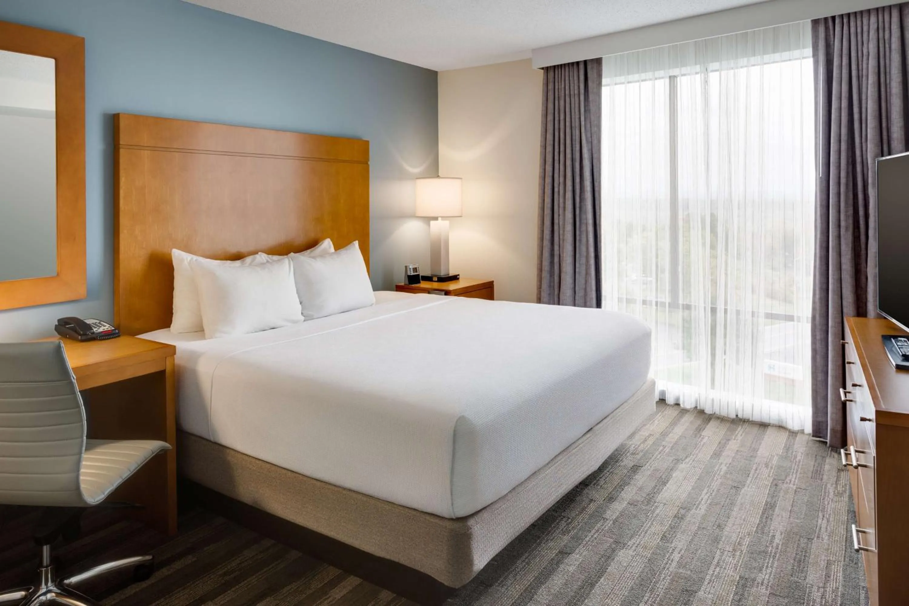 Bedroom, Bed in Hyatt House Hartford North/Windsor