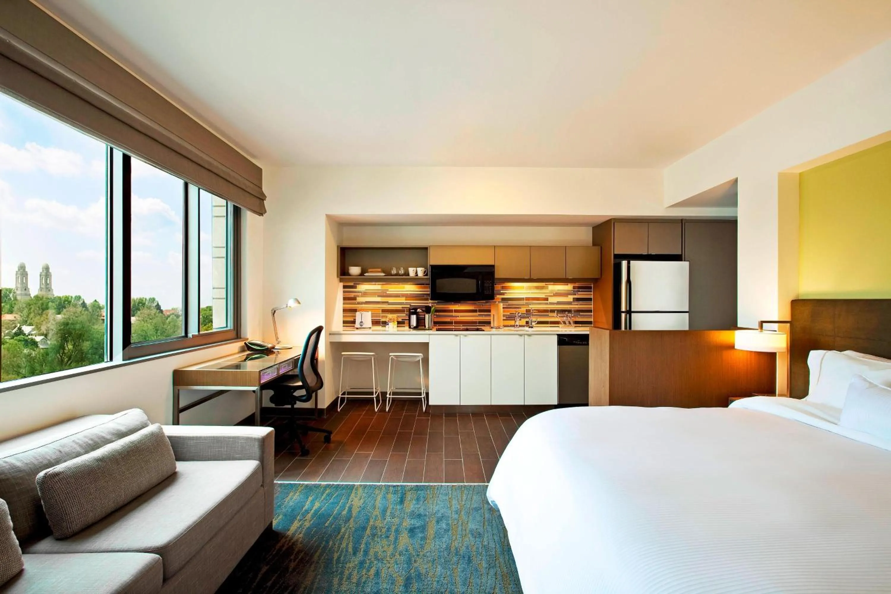 Photo of the whole room, Bed in Element Omaha Midtown Crossing