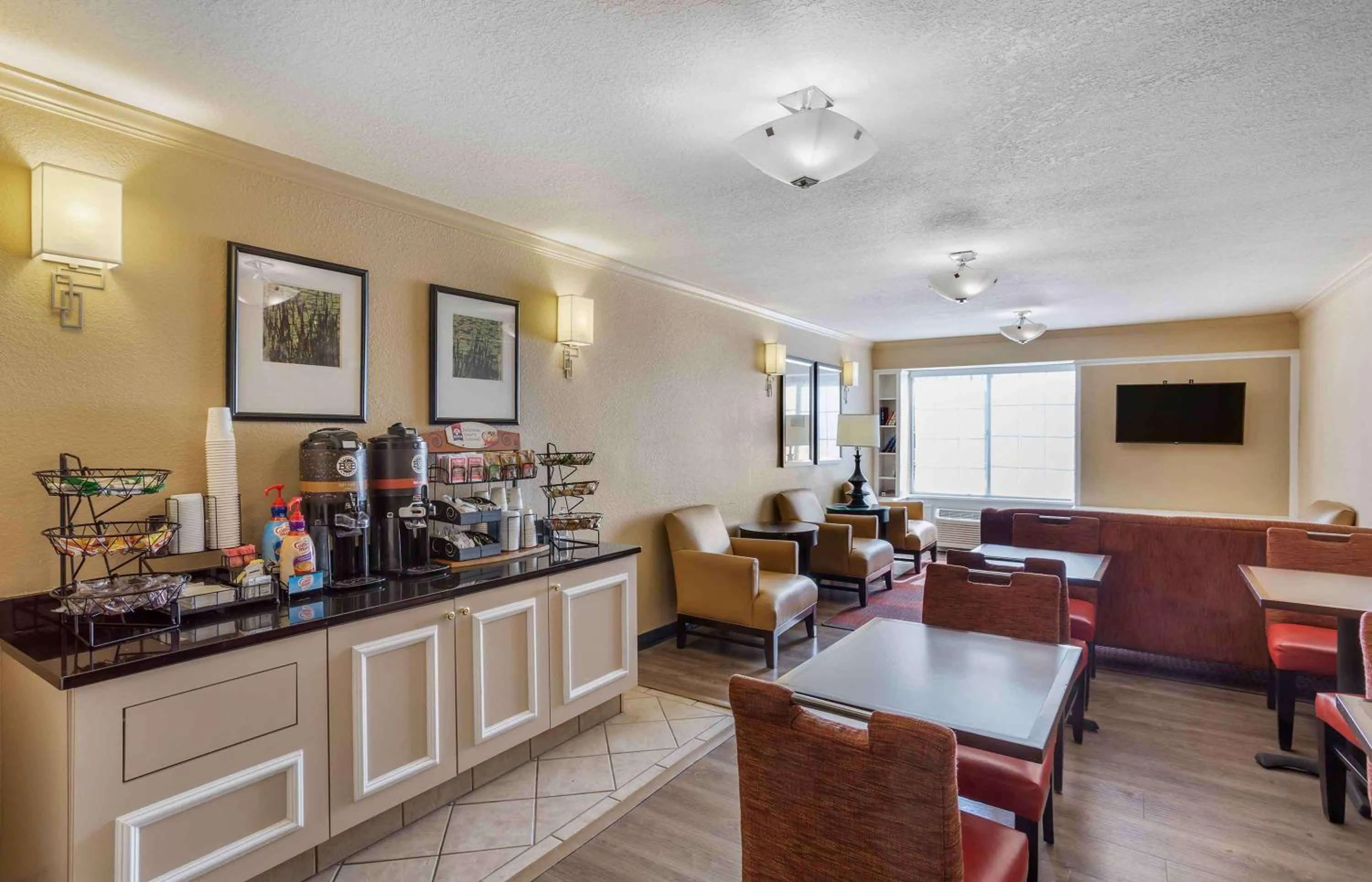 Breakfast in Extended Stay America Suites - Norwalk - Stamford