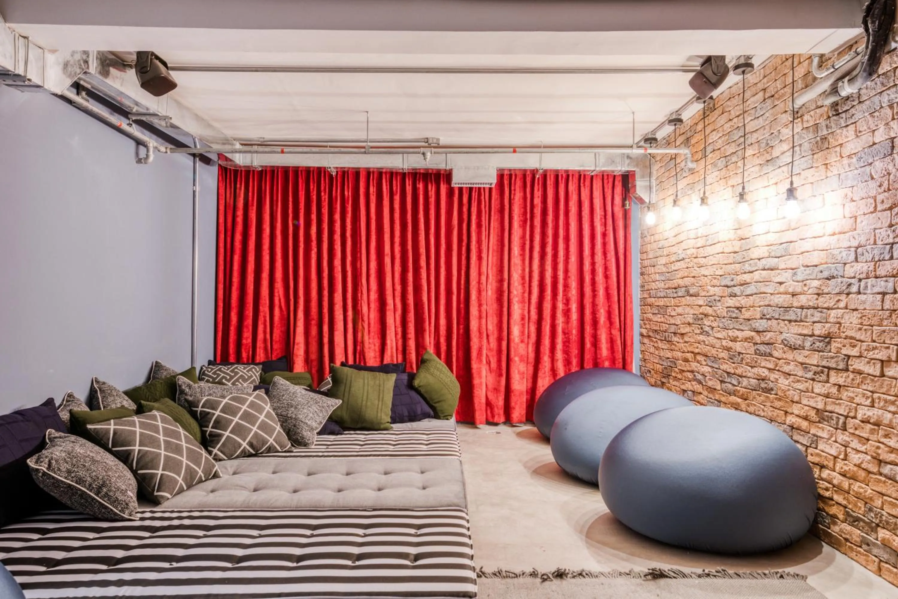 Communal lounge/ TV room in Selina Aurora Sao Paulo