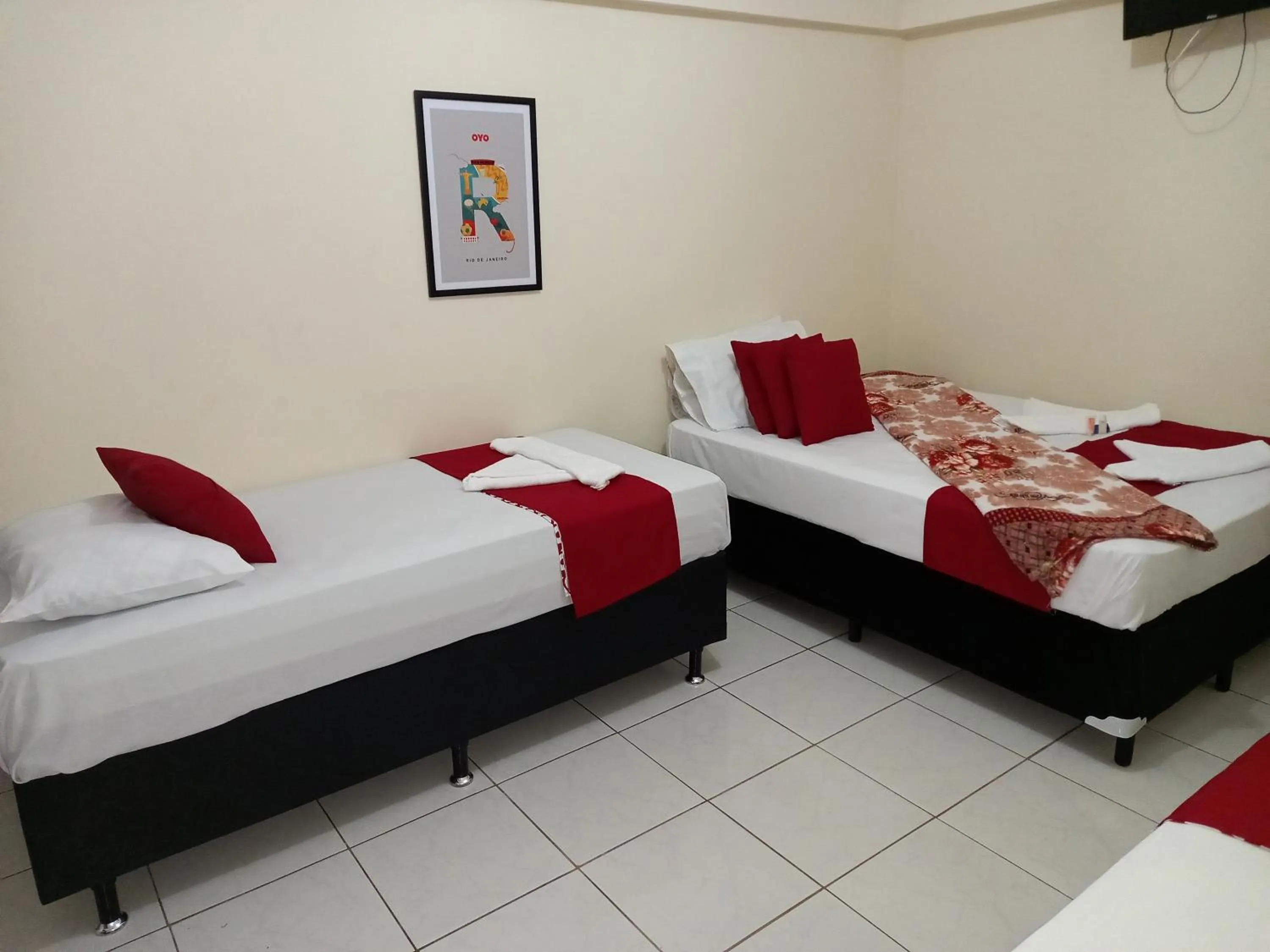 Bed in PS Hotel Manilha