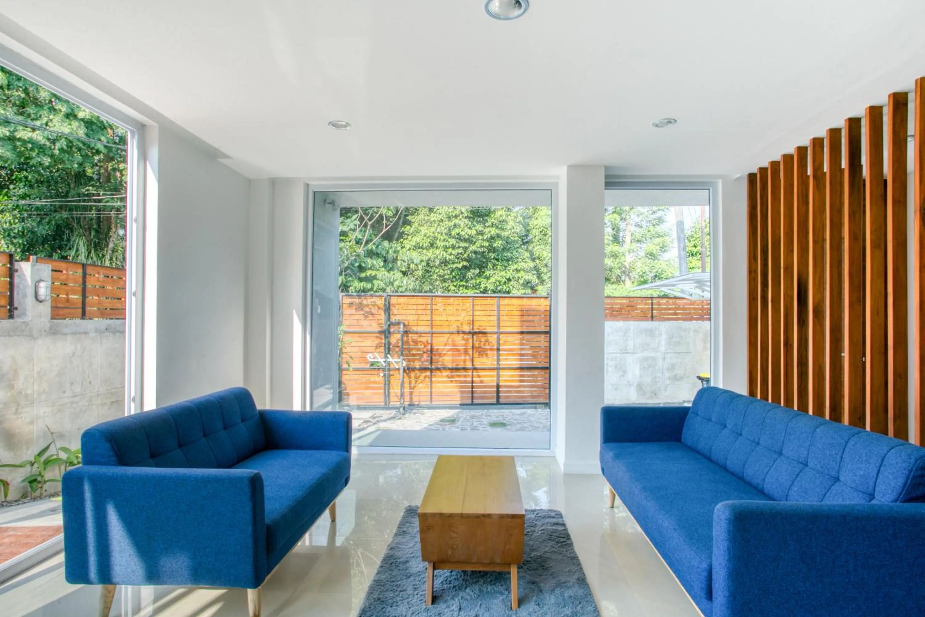 Seating area in RedDoorz near Universitas Islam Indonesia