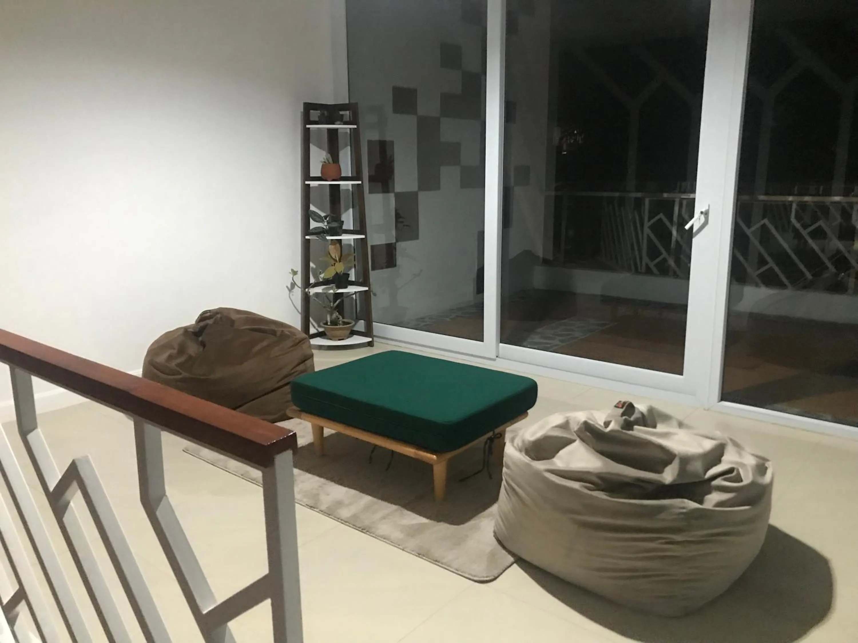 Decorative detail in RedDoorz near Universitas Islam Indonesia