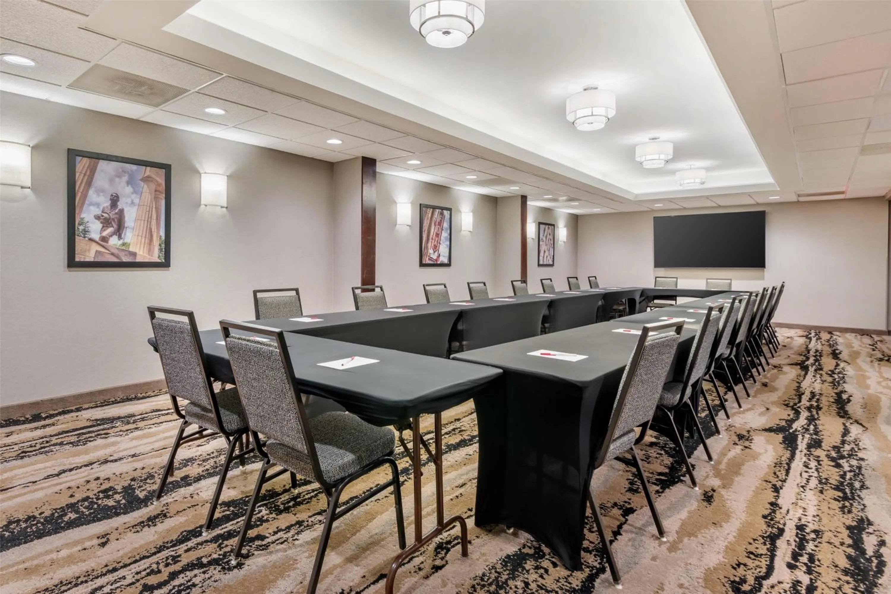 Meeting/conference room in Drury Inn & Suites Atlanta Morrow