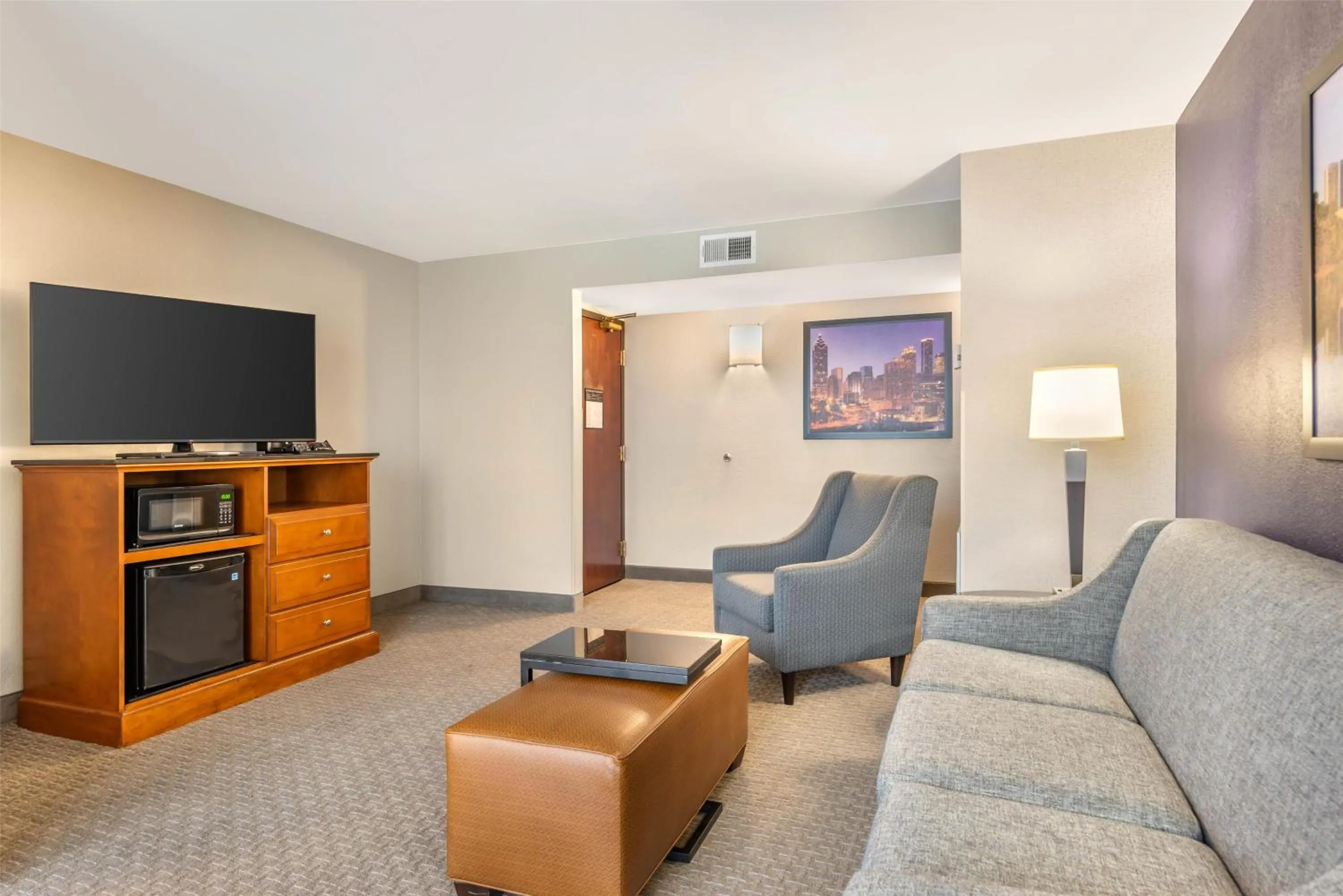 Bedroom in Drury Inn & Suites Atlanta Morrow