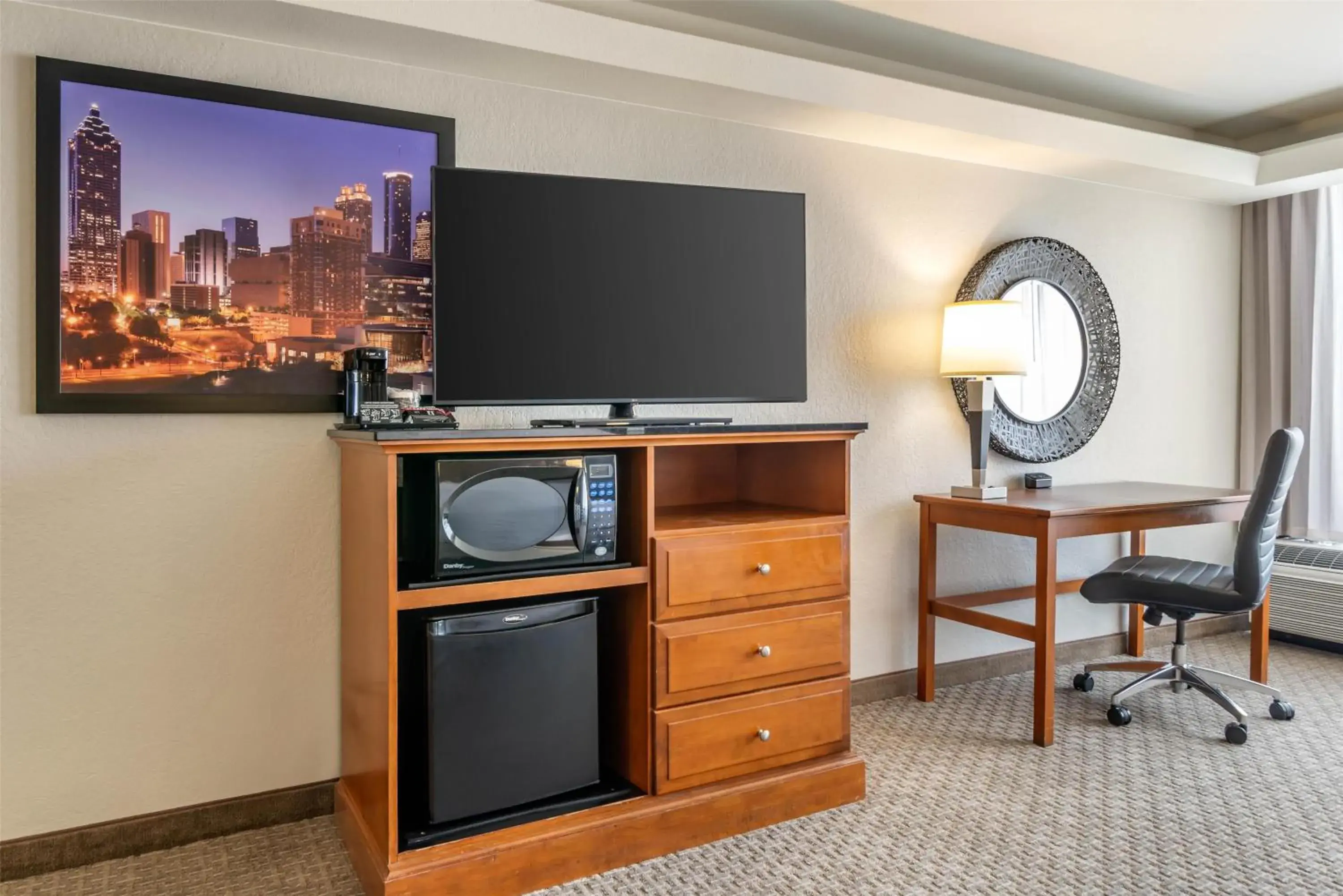 Deluxe King Room with Sofa Bed in Drury Inn & Suites Atlanta Morrow Deluxe King Room with Sofa Bed in Drury Inn & Suites Atlanta Morrow