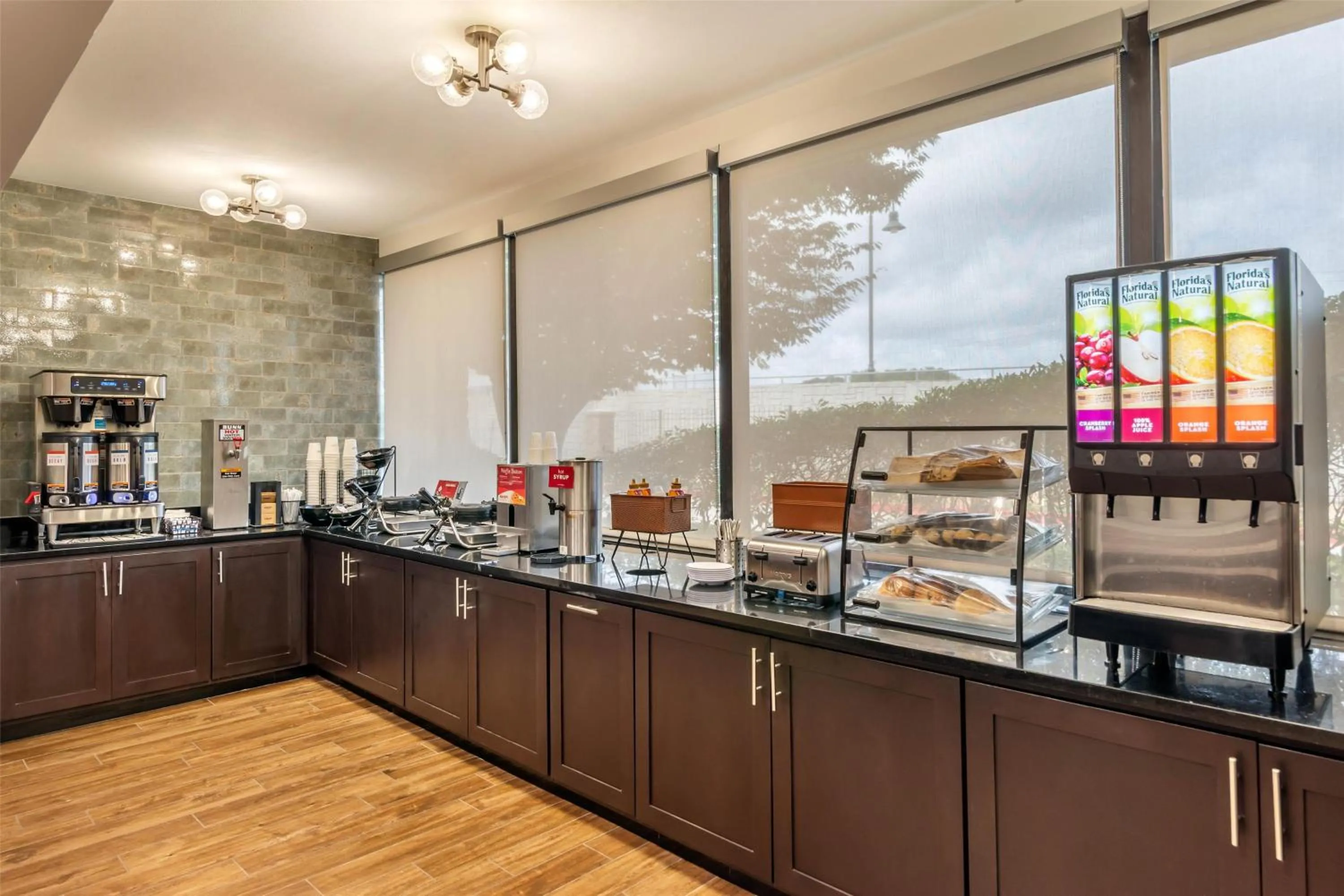 Breakfast in Drury Inn & Suites Atlanta Morrow