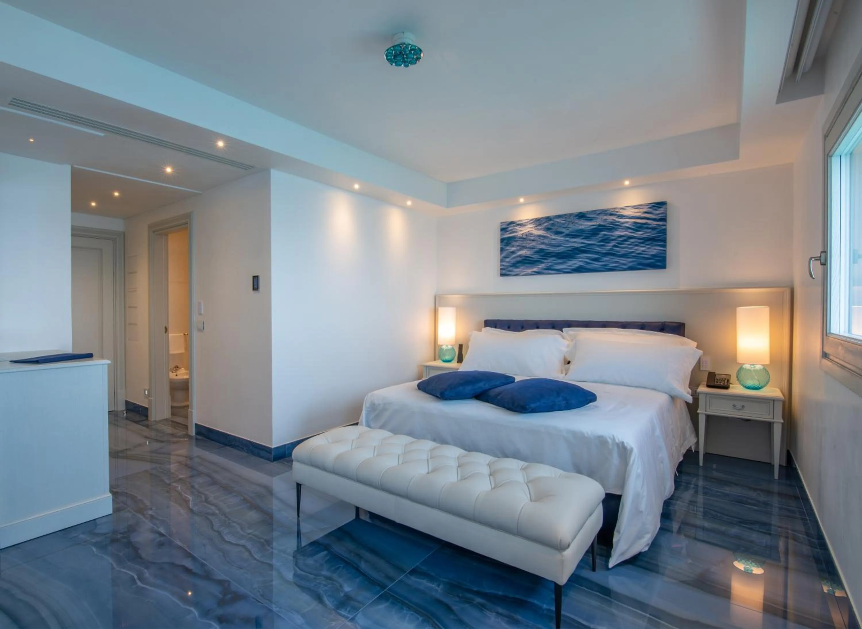 Street view, Bed in Hotel Grotta Palazzese