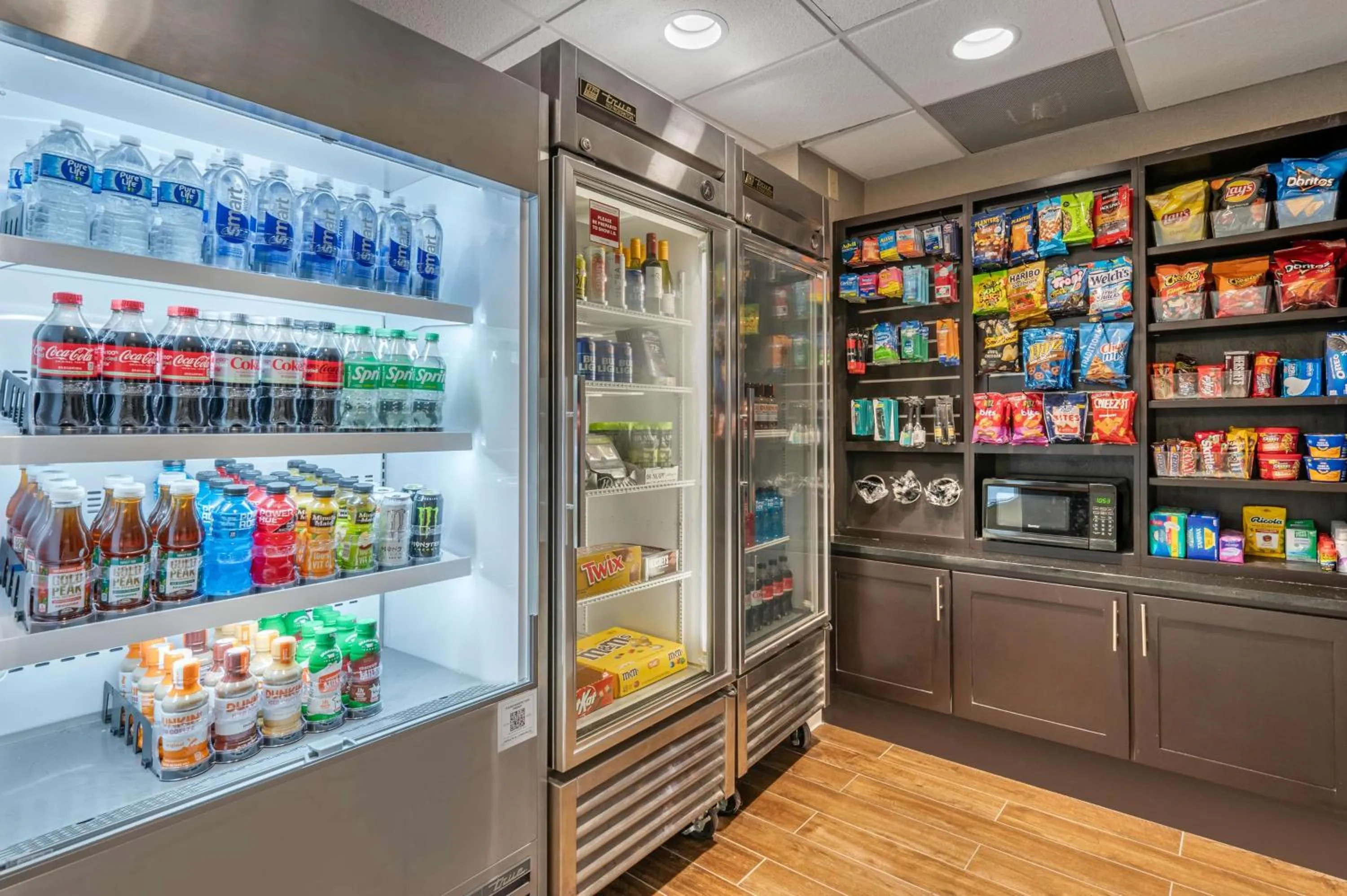 Property building in Drury Inn & Suites Champaign